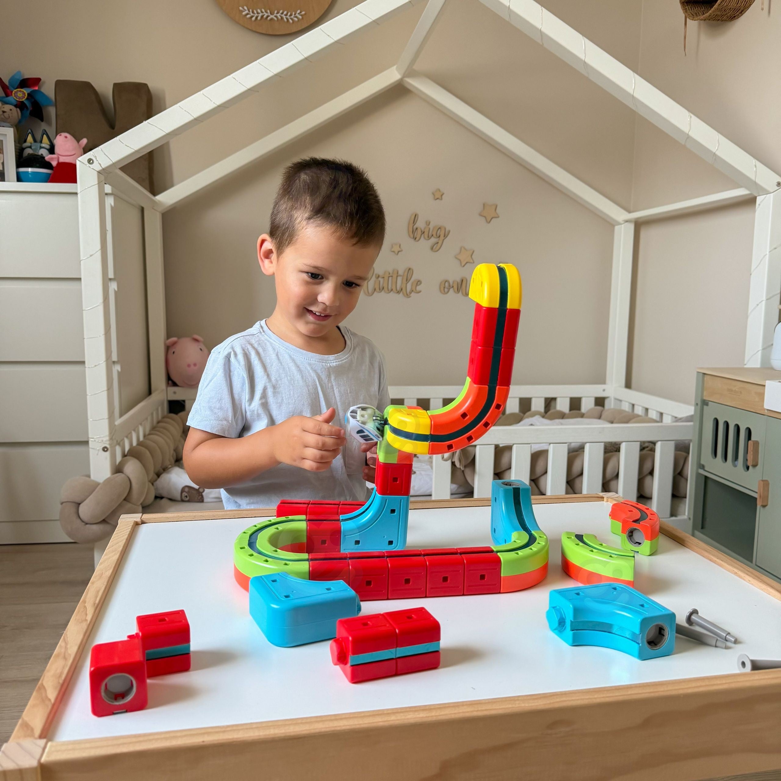 Woopie Magic Cube Train Construction Blocks Anti-gravity Magnetic Track 32 Pcs.