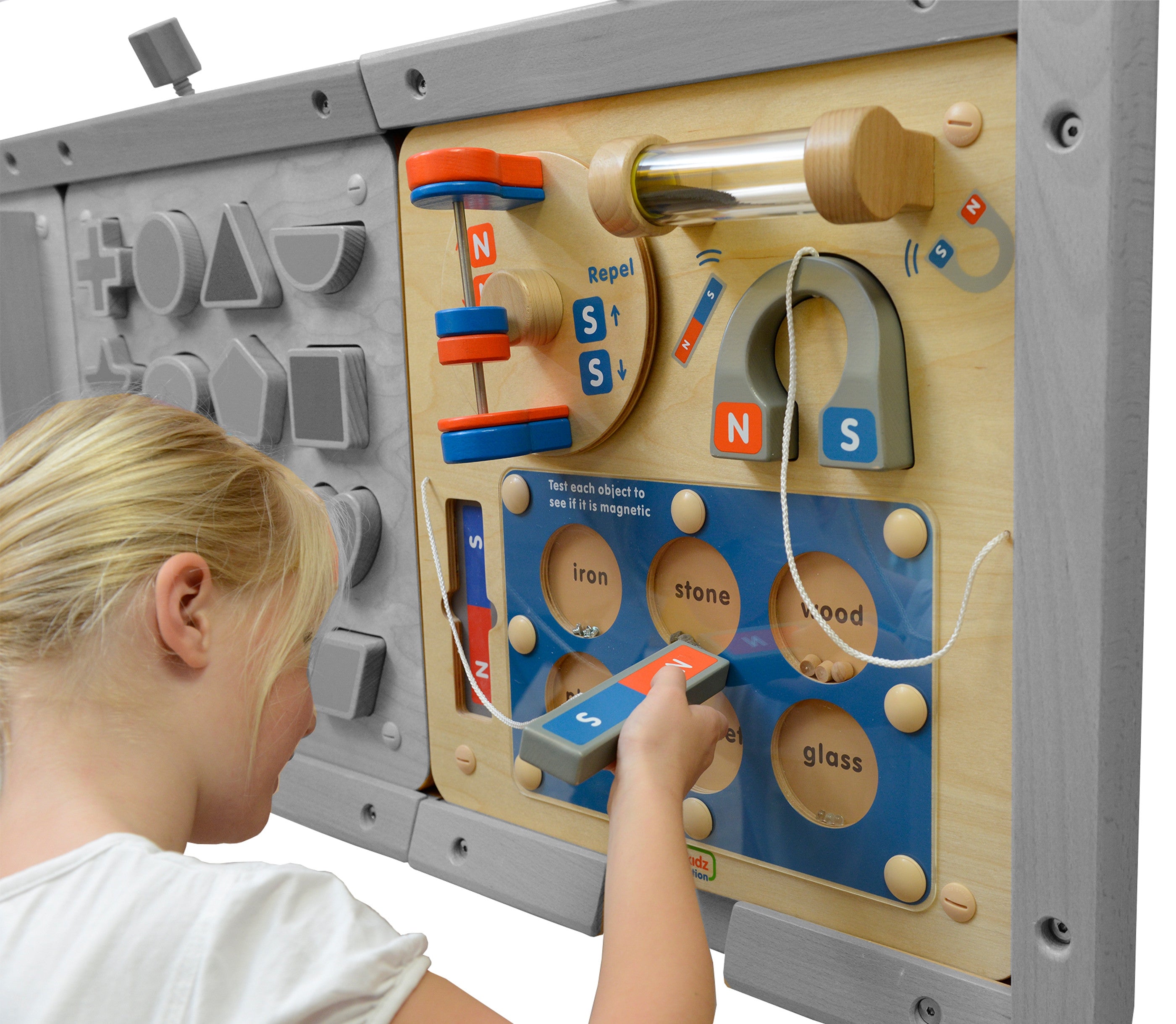 Masterkidz Learning About Magnetic Attraction - Flex Монтесори дъска за стена