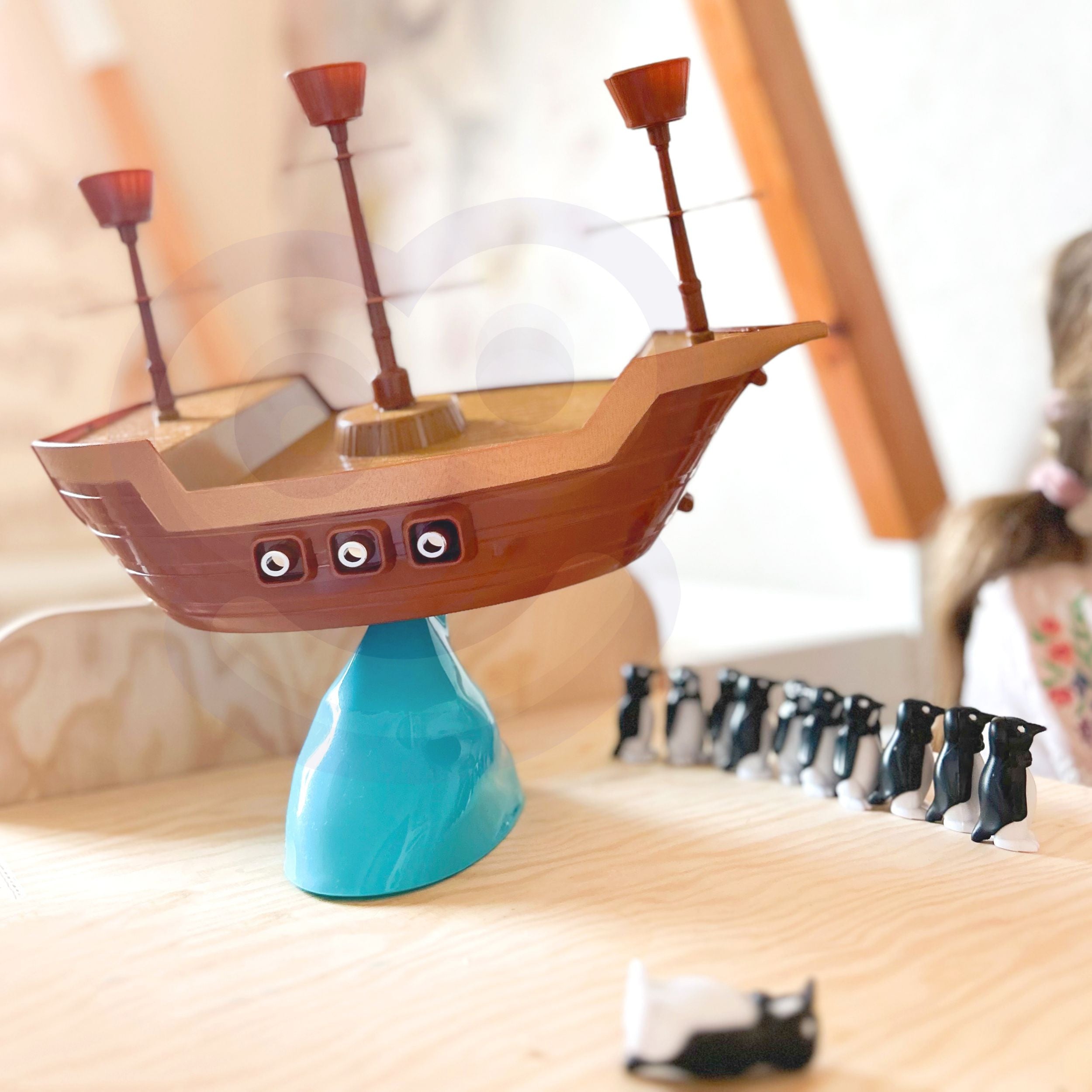 Аркадна игра Woopie Penguin Pirate Ship