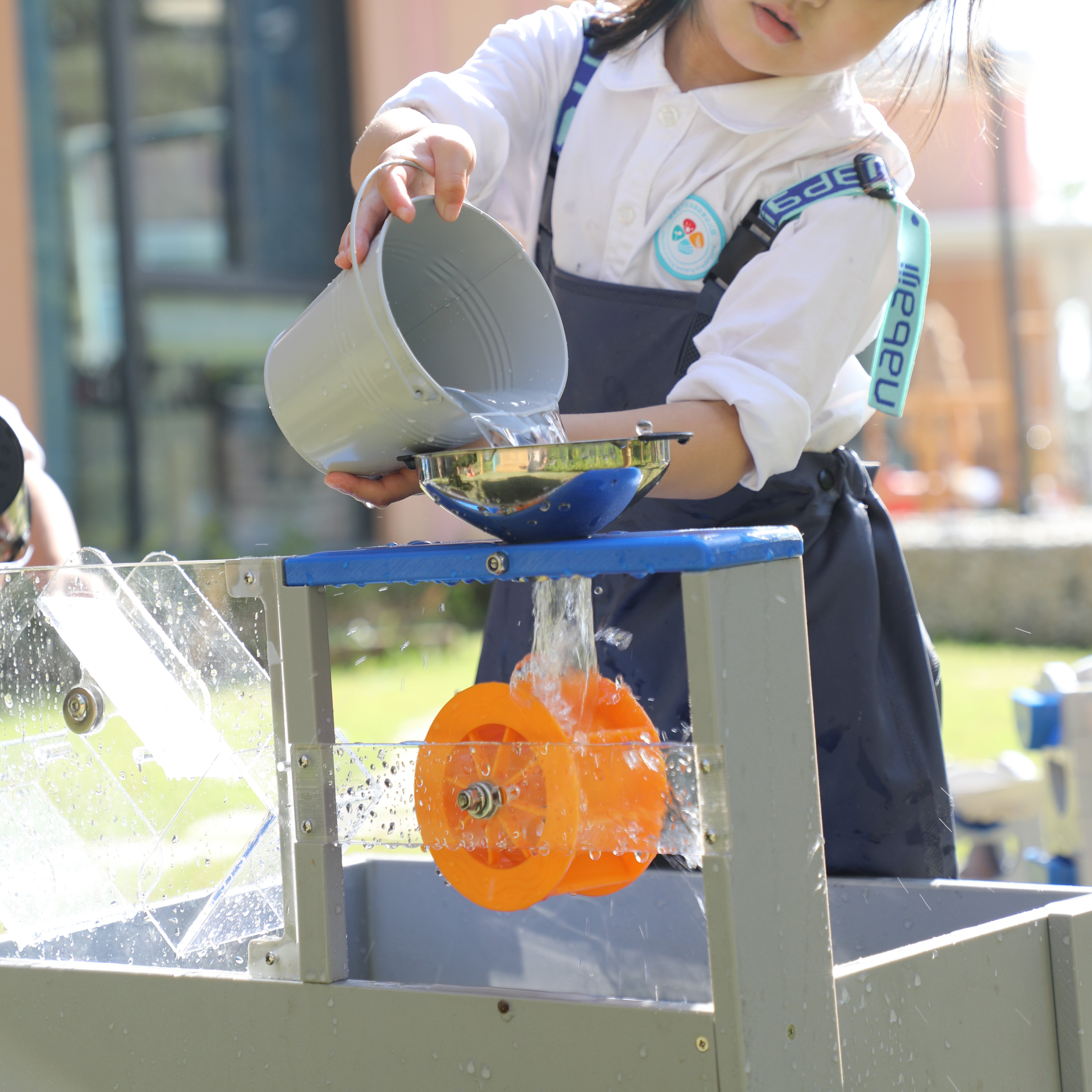 Classic World Edu Water Table 2-in-1-Experimentierset für Sand und Wasser