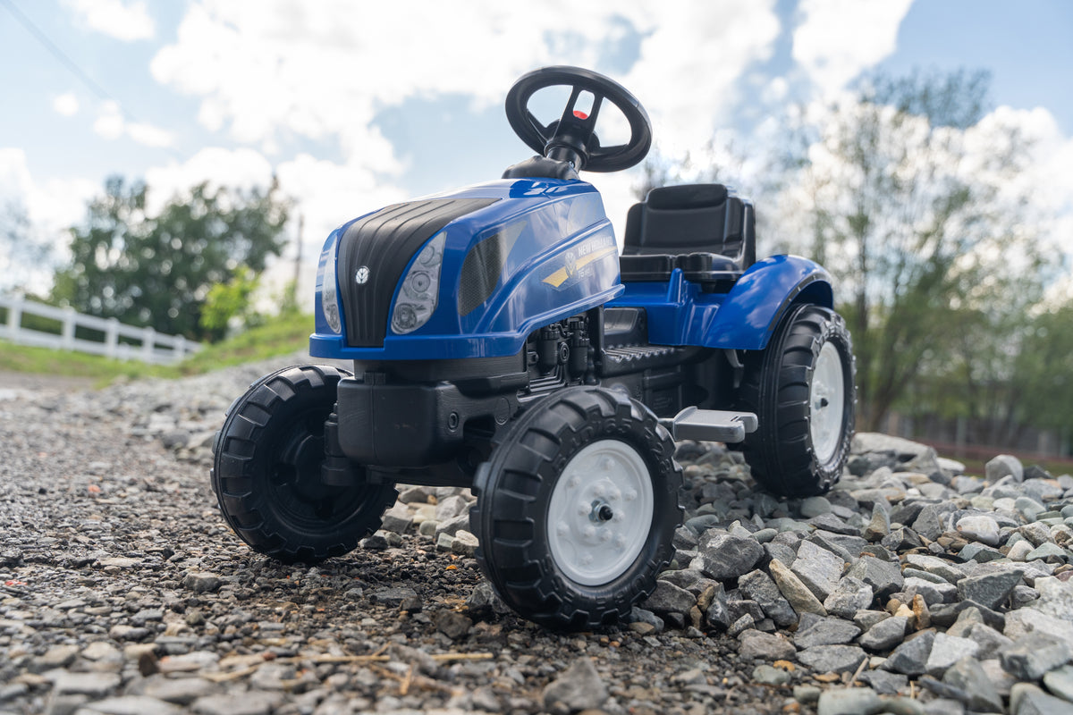 Tractor De Pedales Falk New Holland Con Remolque Y Capó Abatible 2-5 Años