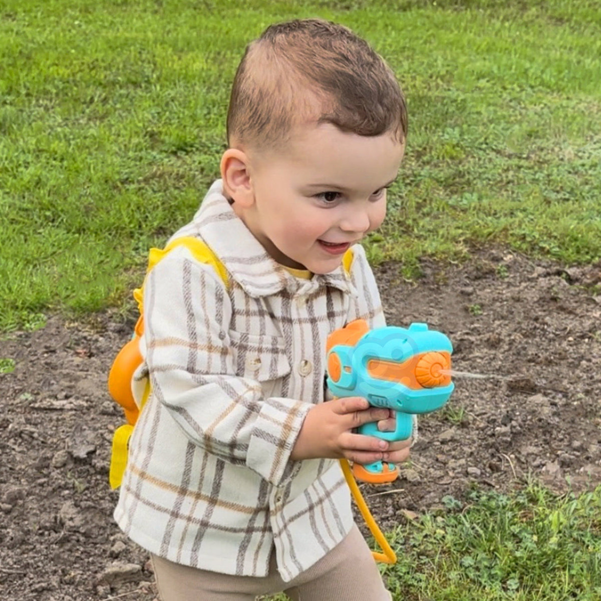 Woopie Wasserpistole mit Rucksack Ufo Monster – Fassungsvermögen 2,1 l