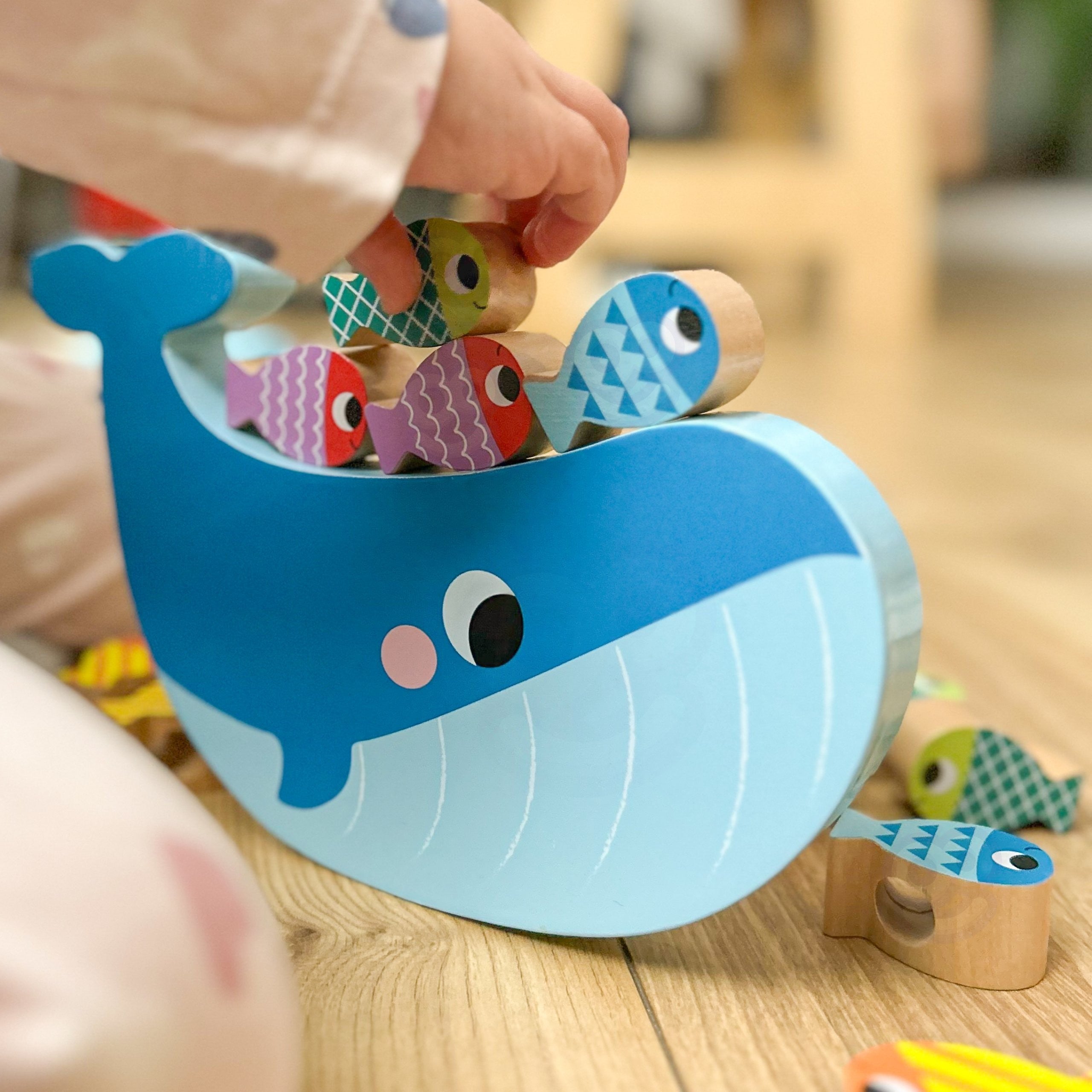 Tooky Toy Дървена мултифункционална игра Кит и риба 4 в 1