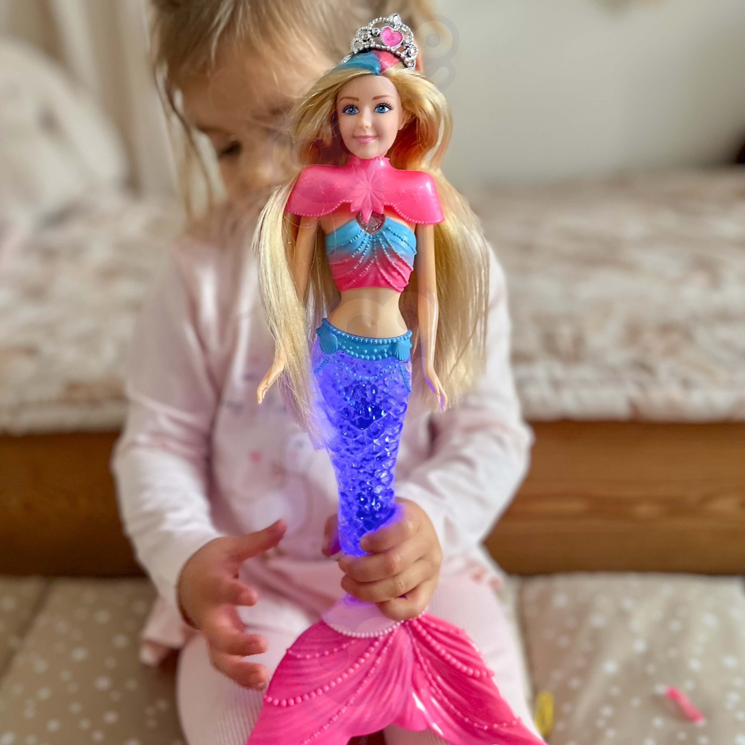 Doll Mermaid Rainbow Draíocht Woopie Gina Le Gabhálais