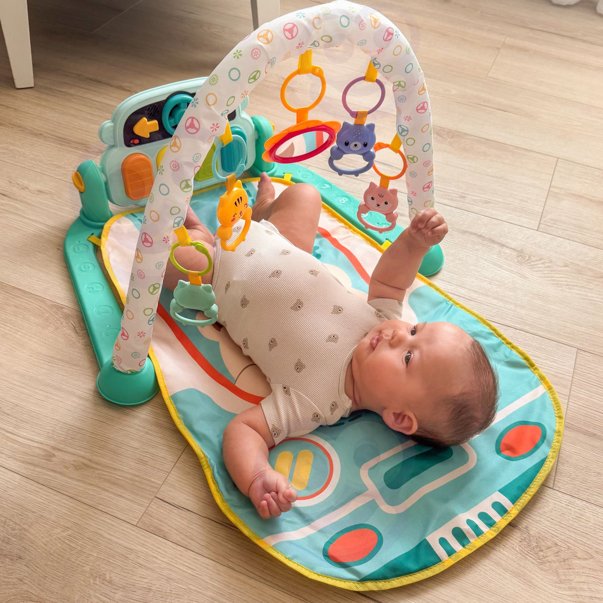 Woopie Baby Interactive Play Mat Le Pianó 10 bPíosa Fuaimeanna