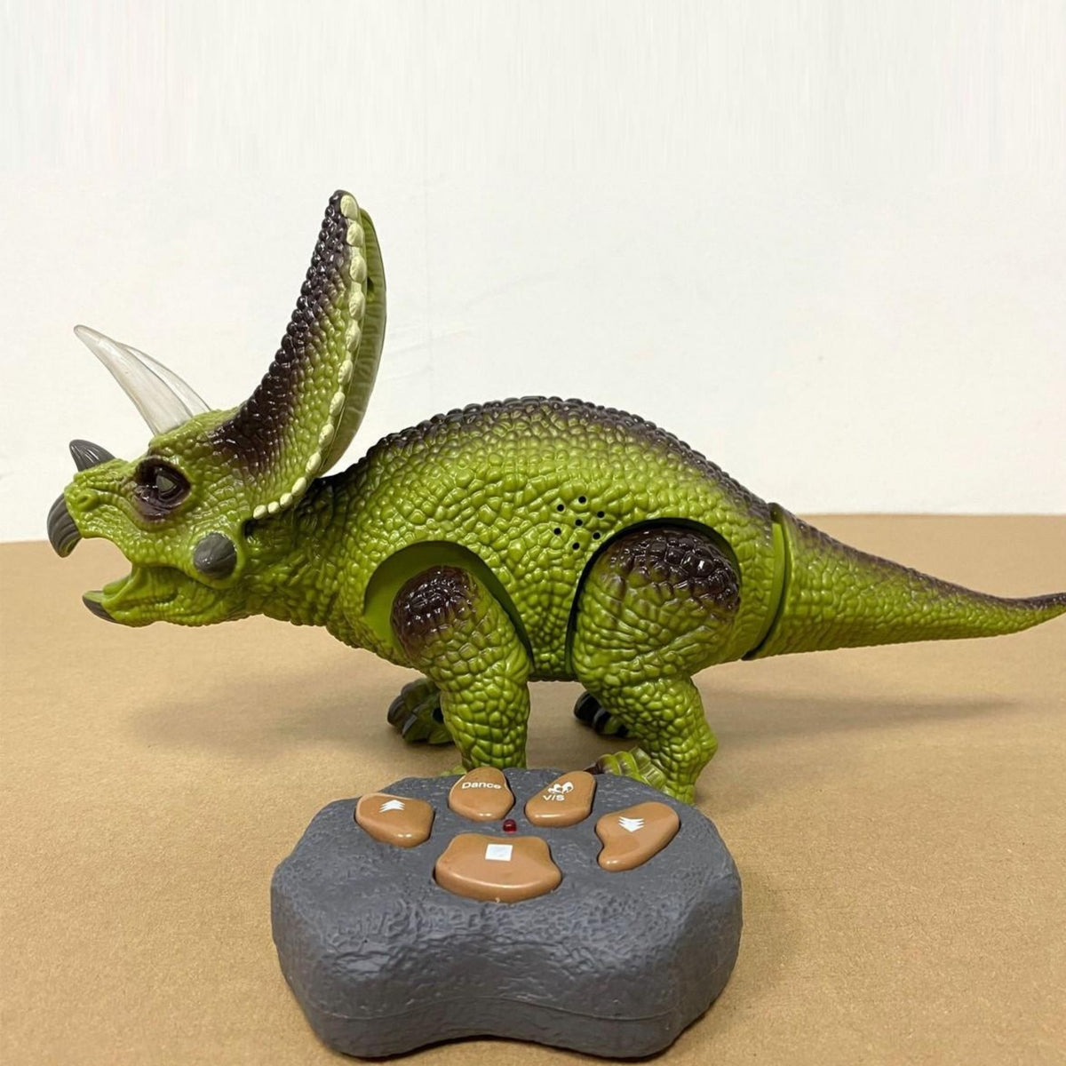 Woopie Triceratops, robot dinosauro radiocomandato telecomandato