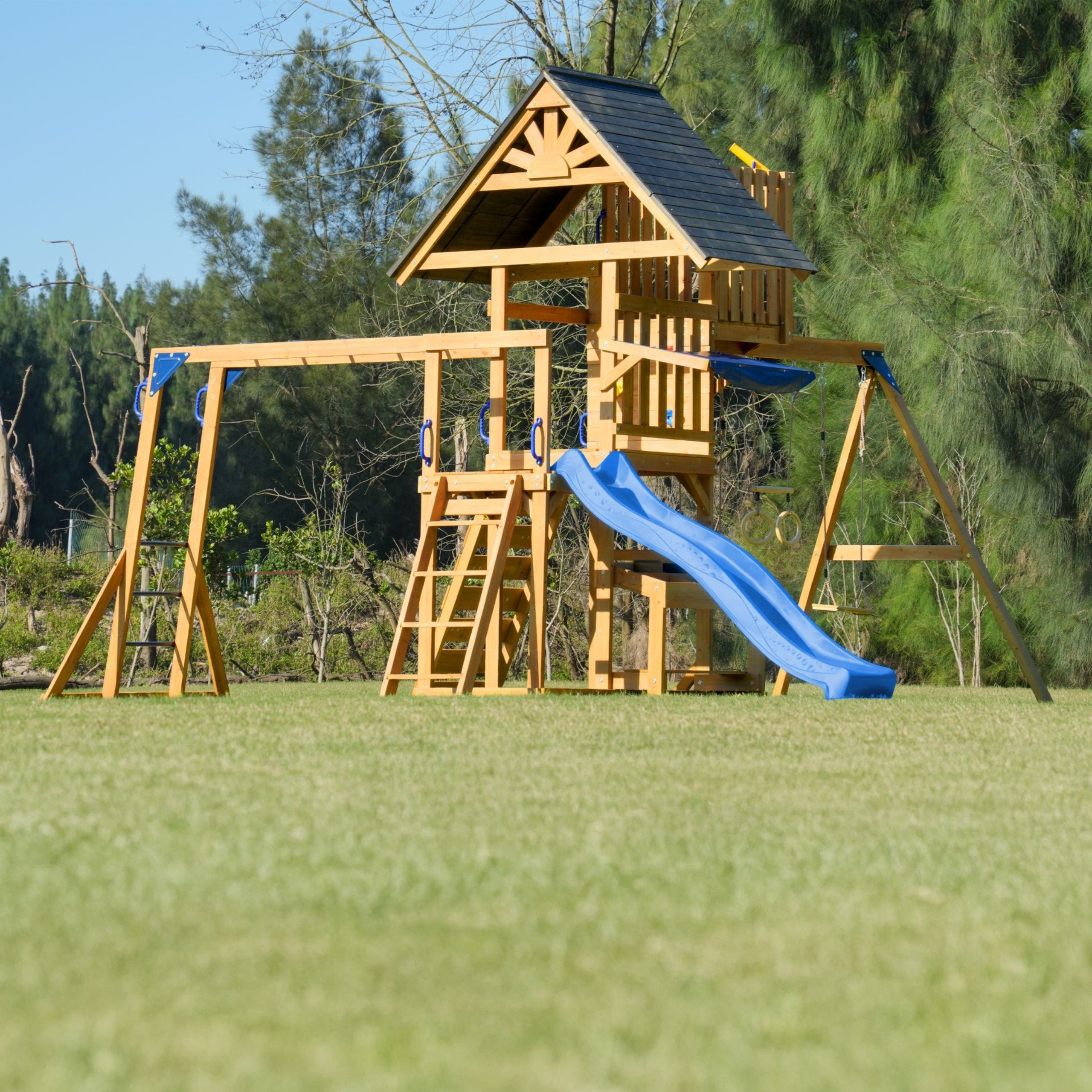 Axi Mitch Play Tower - Grande parco giochi in legno Scivolo Altalene Parete da arrampicata + Torre