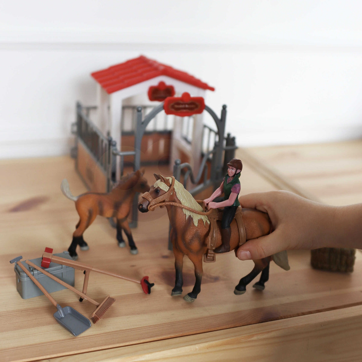 Woopie Set Stables Horse Pen Figures 18 Pcs.