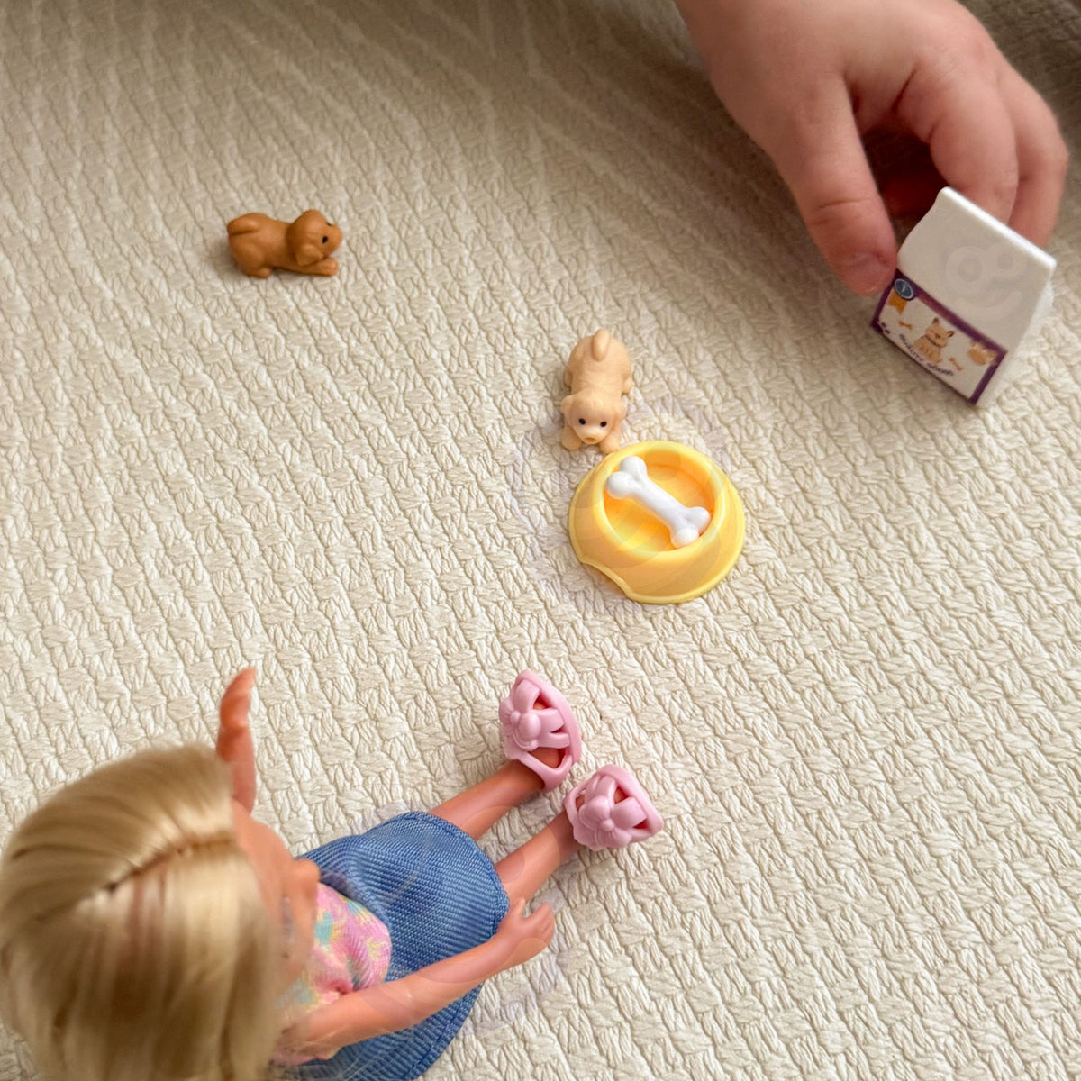 Woopie Royal Doll Set med bedårande valpar och tillbehör