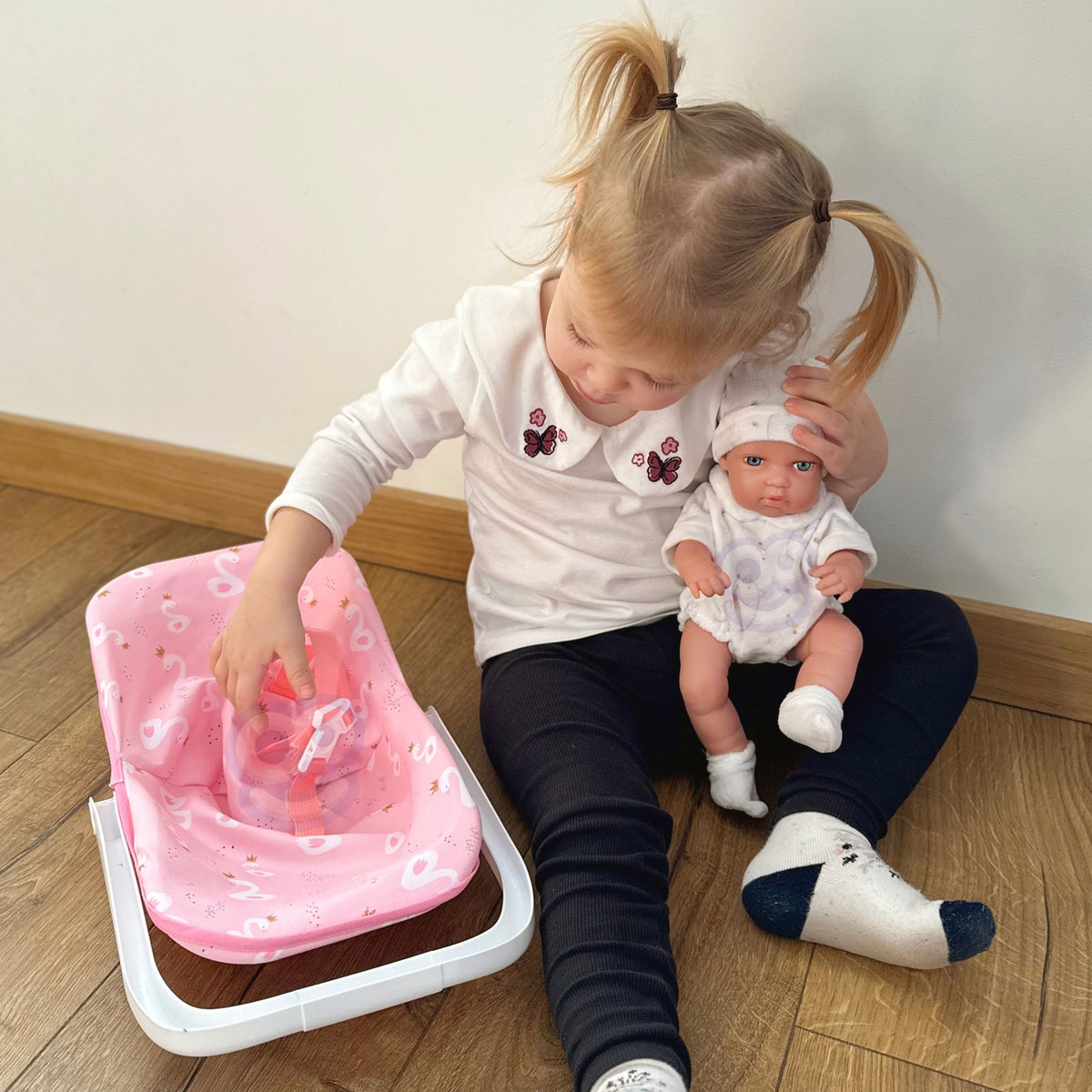 Set muñeco bebé Woopie Royal 30,5 cm + portabebés rosa