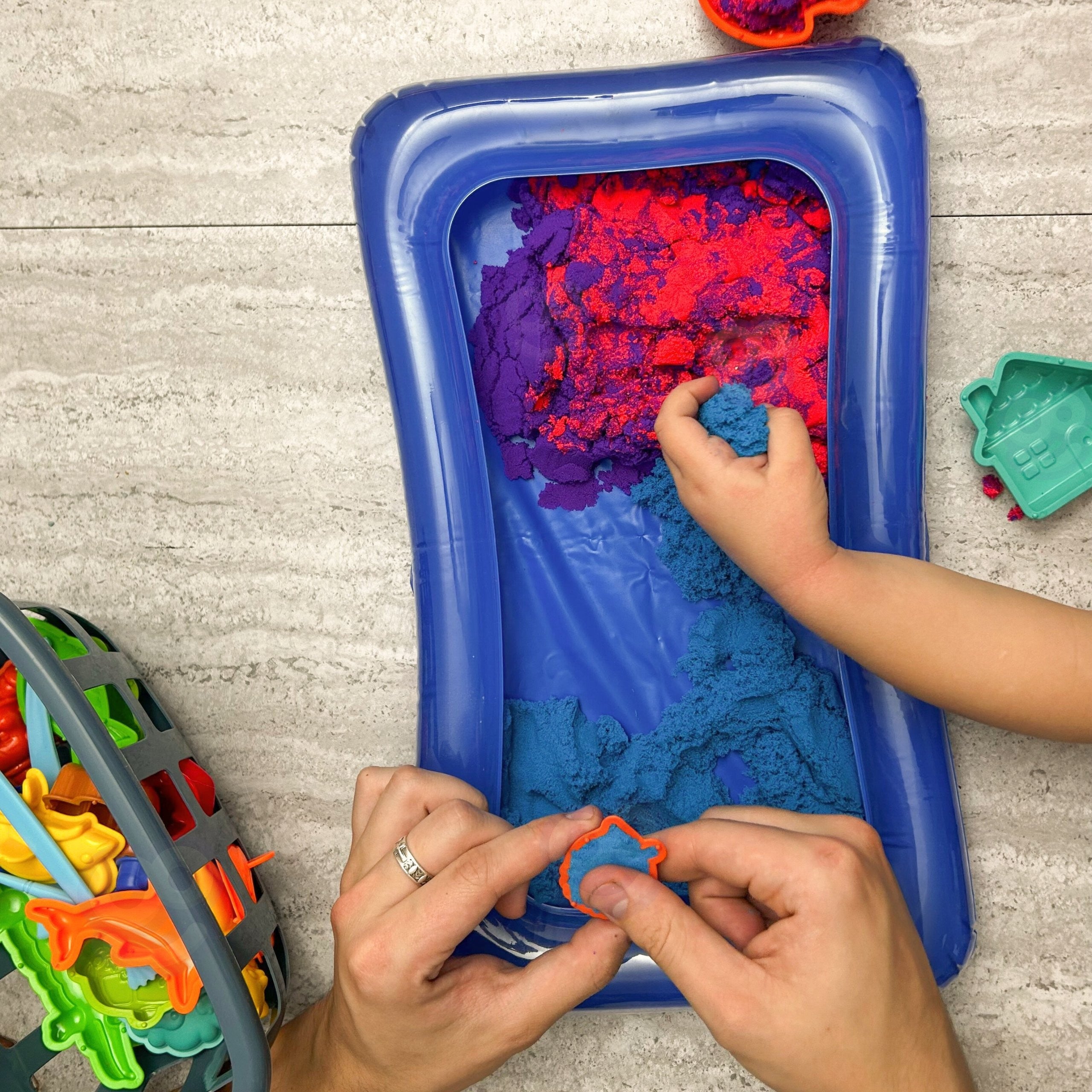 Woopie Kinetic Sand 0,8 Kg Set Dans Panier Avec Moules + /