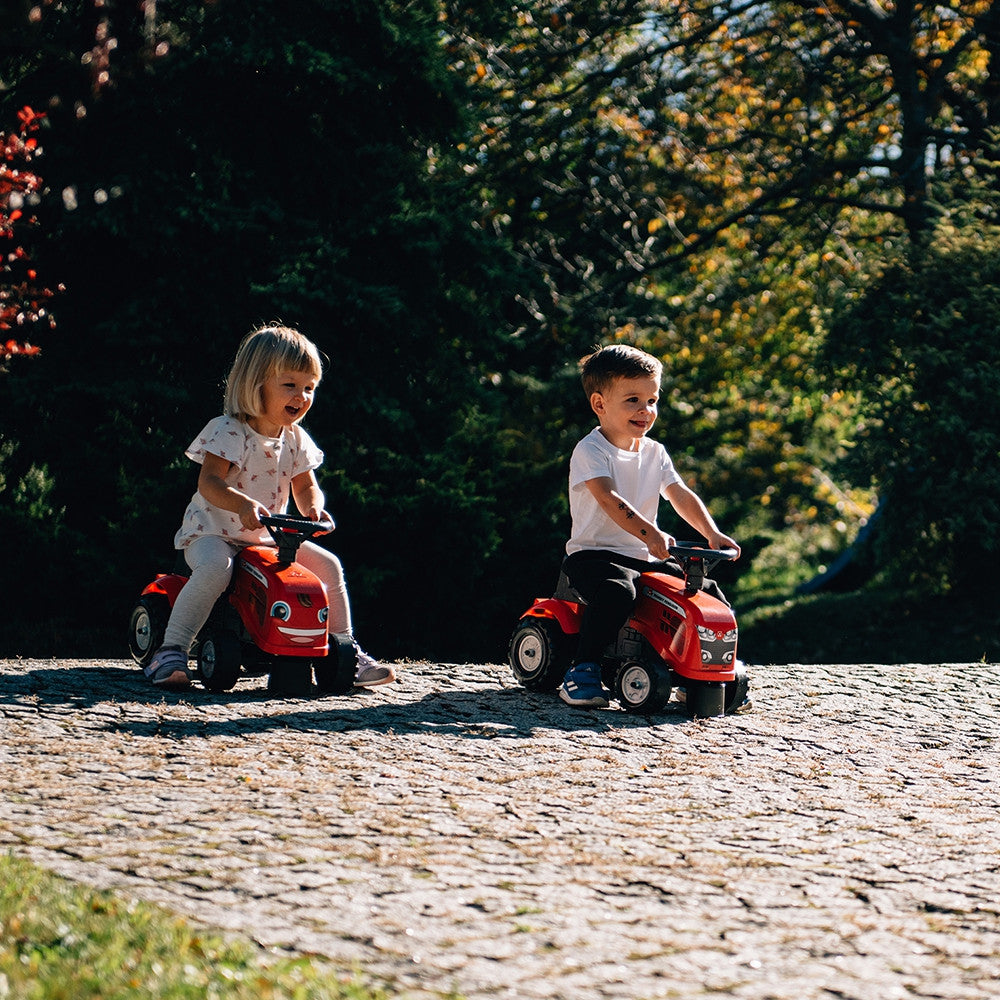 Червен трактор Falk Baby Massey Ferguson с ремарке + аксесоари. От 1 година