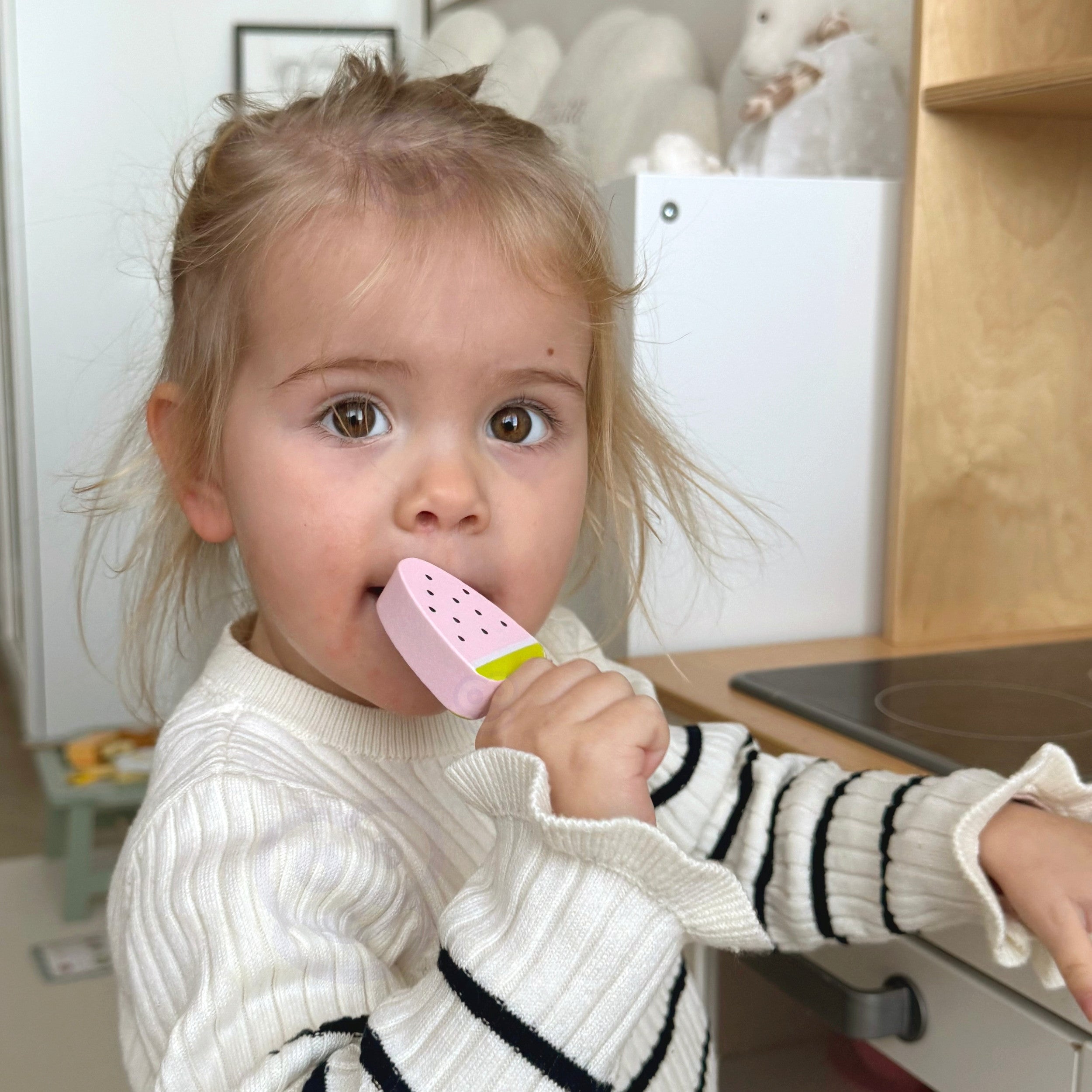 Tooky Toy Wooden Magnetic Ice Cream On Stand