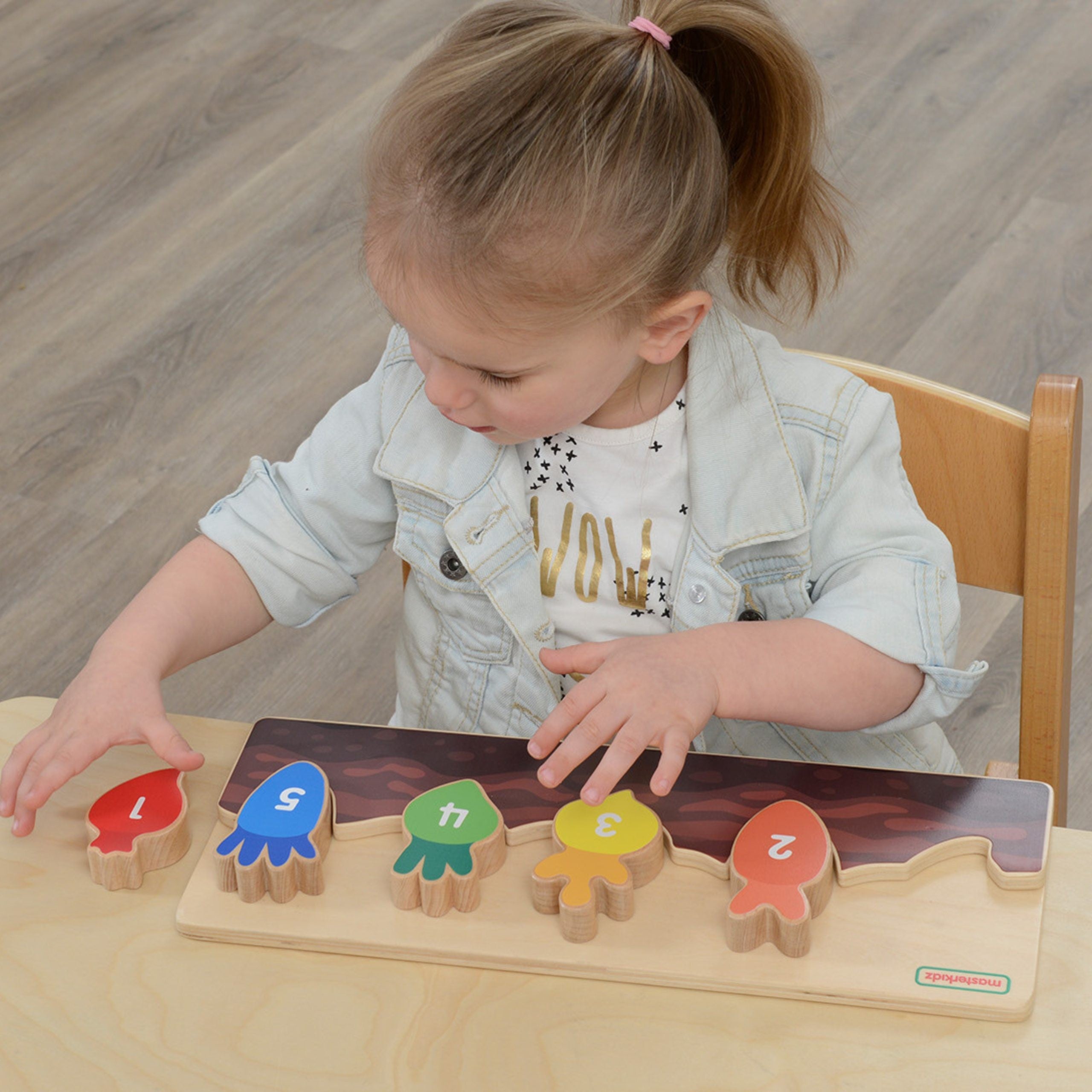 Дървена образователна лепенка Masterkidz – Цифри, цветове и зеленчуци