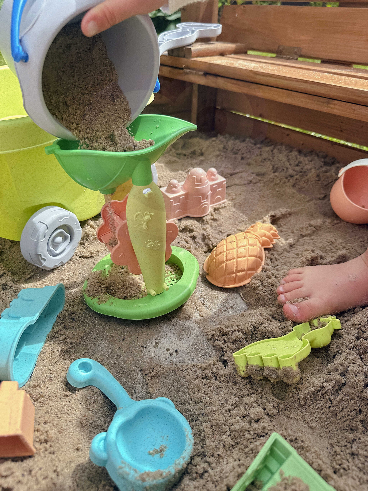 Woopie Green Sand Play Set With Cart 13 Píosa Ábhar Orgánach In-bhithdhíghrádaithe