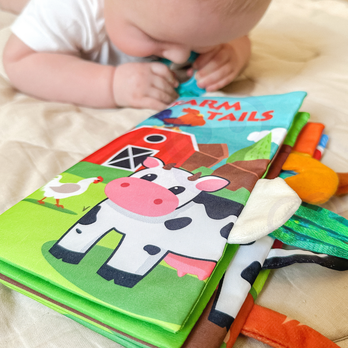 Woopie Baby Animal Tails stoffen boek