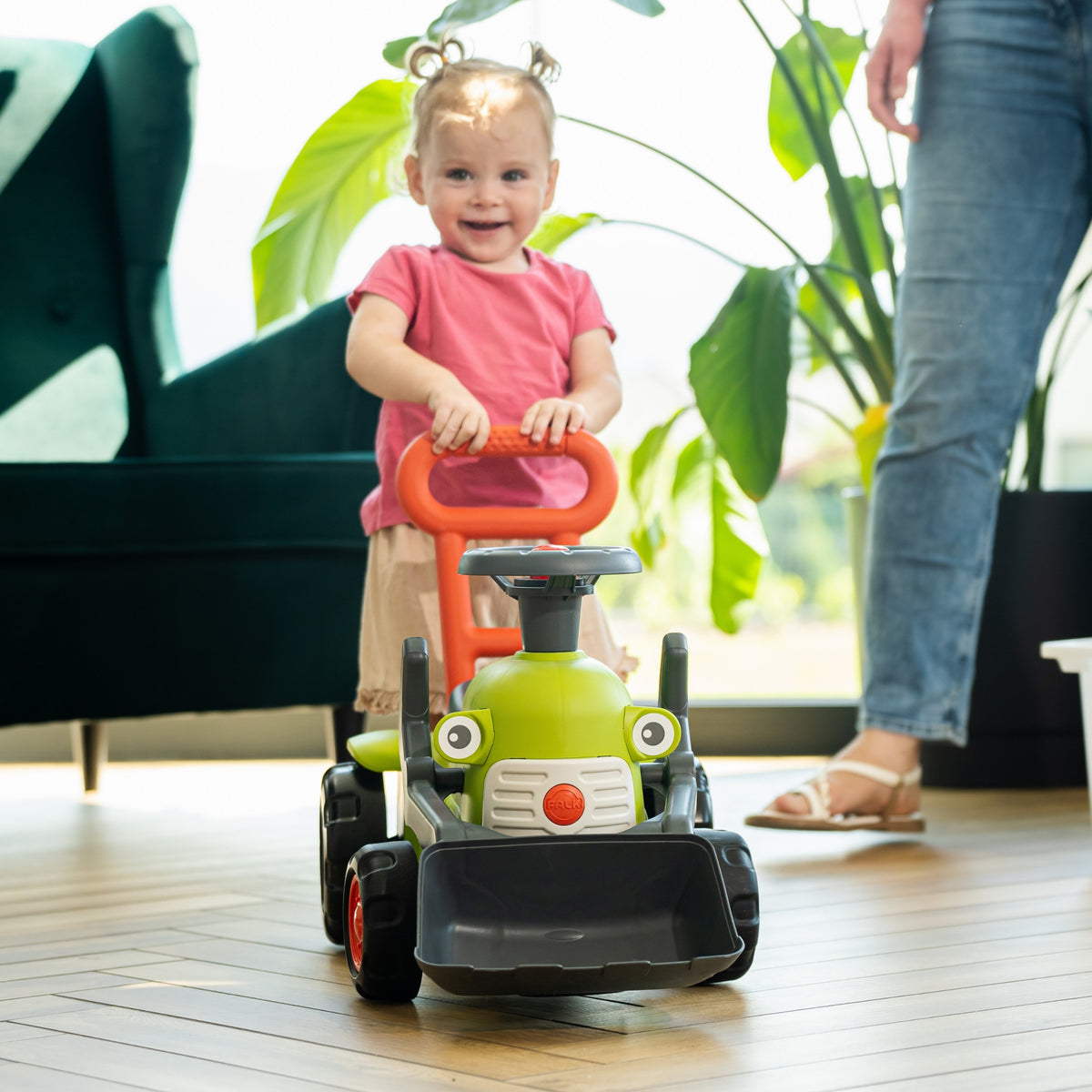 Falk Ride-on Traktor s prívesom a lyžicou