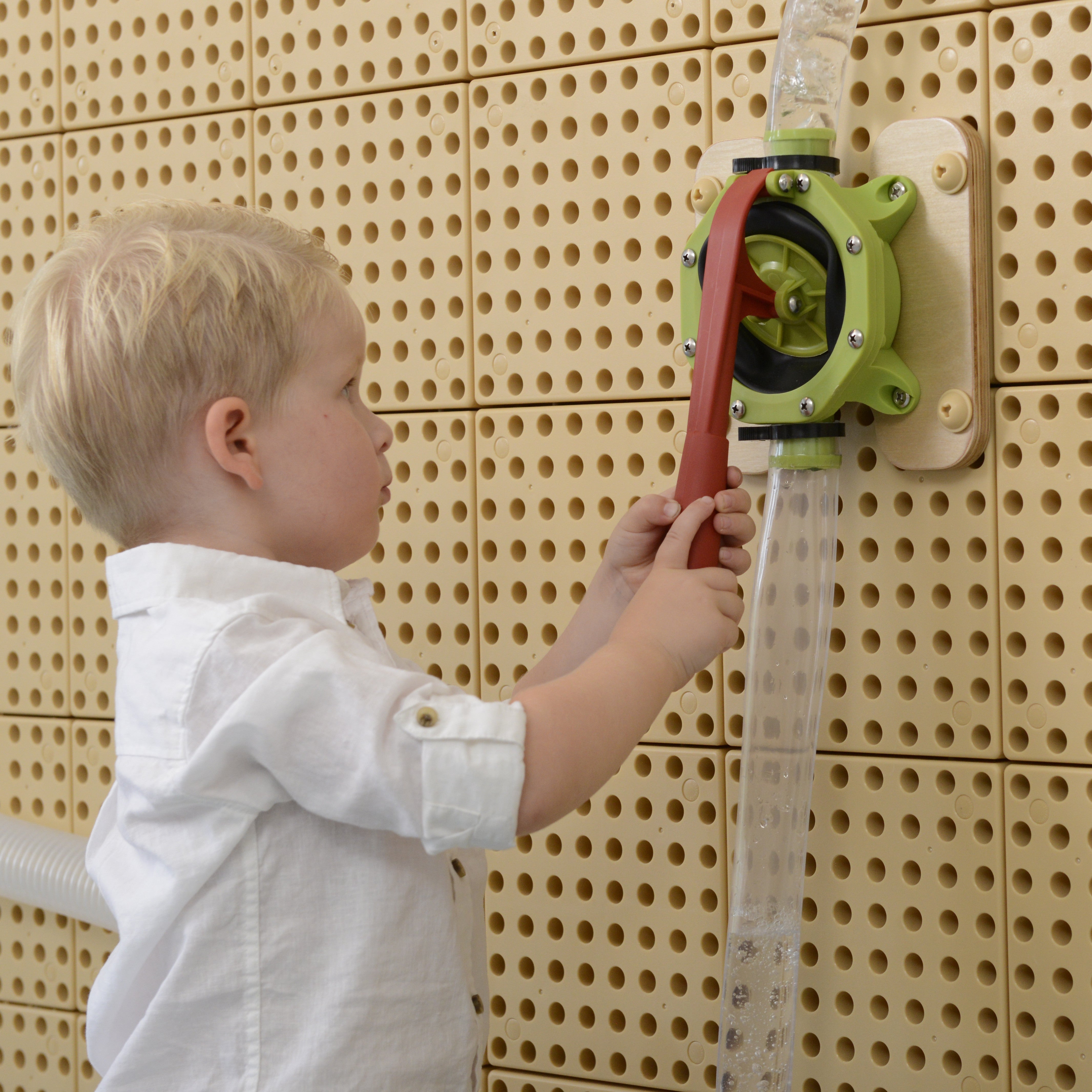 Masterkidz Wasserpumpe für Hydraulik-Set – Wissenschafts- und Kreativitätstafel für Vorbauwände