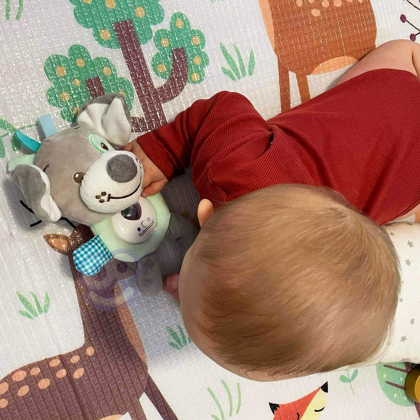 Interaktywna pluszowa zabawka Woopie Baby dla niemowląt ze świetlnym i dźwiękowym śpiącym psem