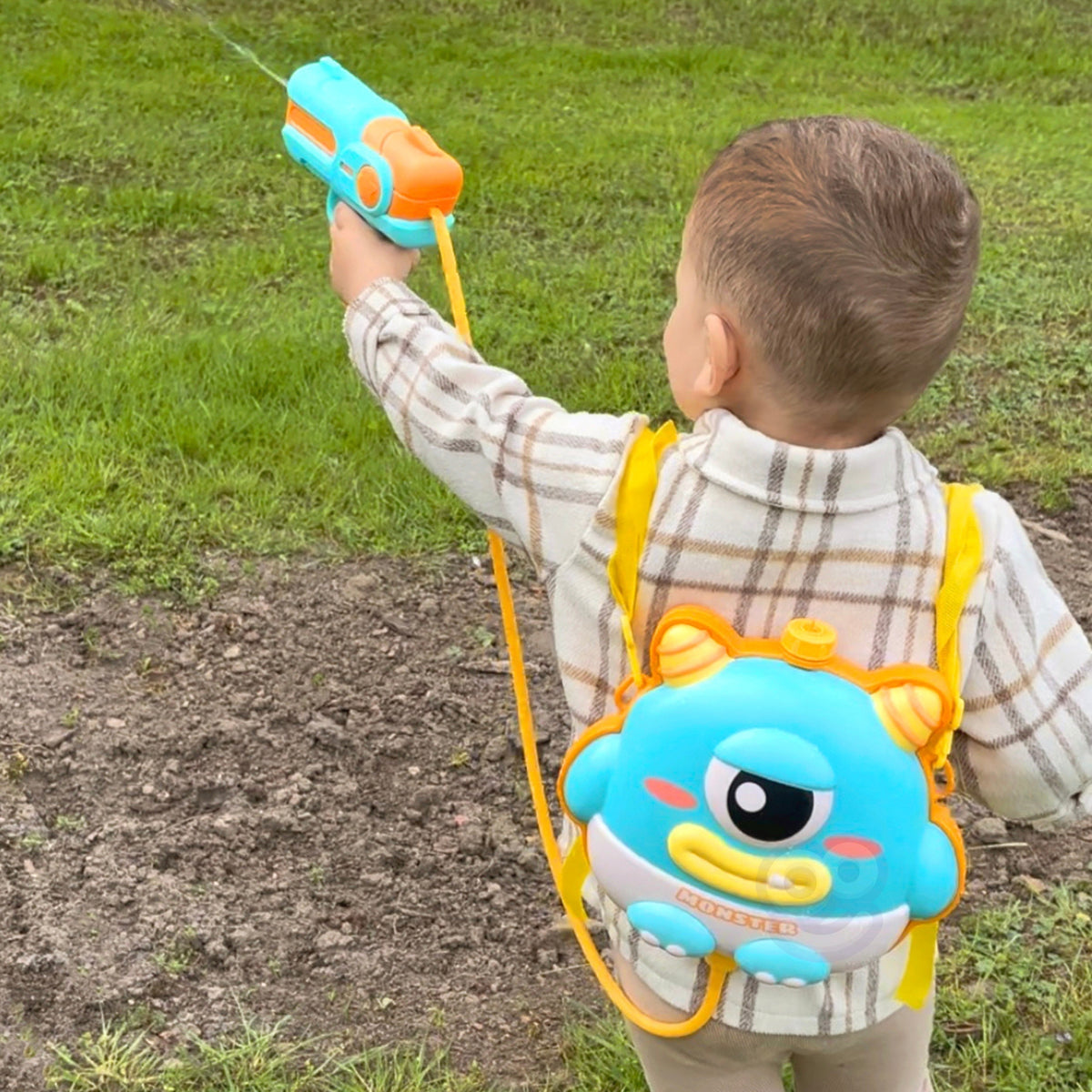 Woopie Wasserpistole mit Rucksack Ufo Monster – Fassungsvermögen 2,1 l