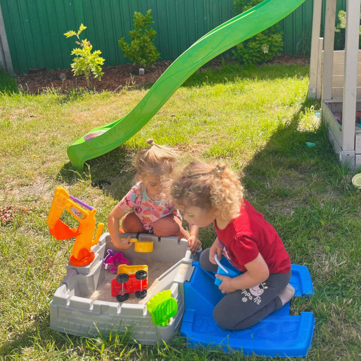 Woopie Portable Sandbox Castle Lockable + 9 Accc.