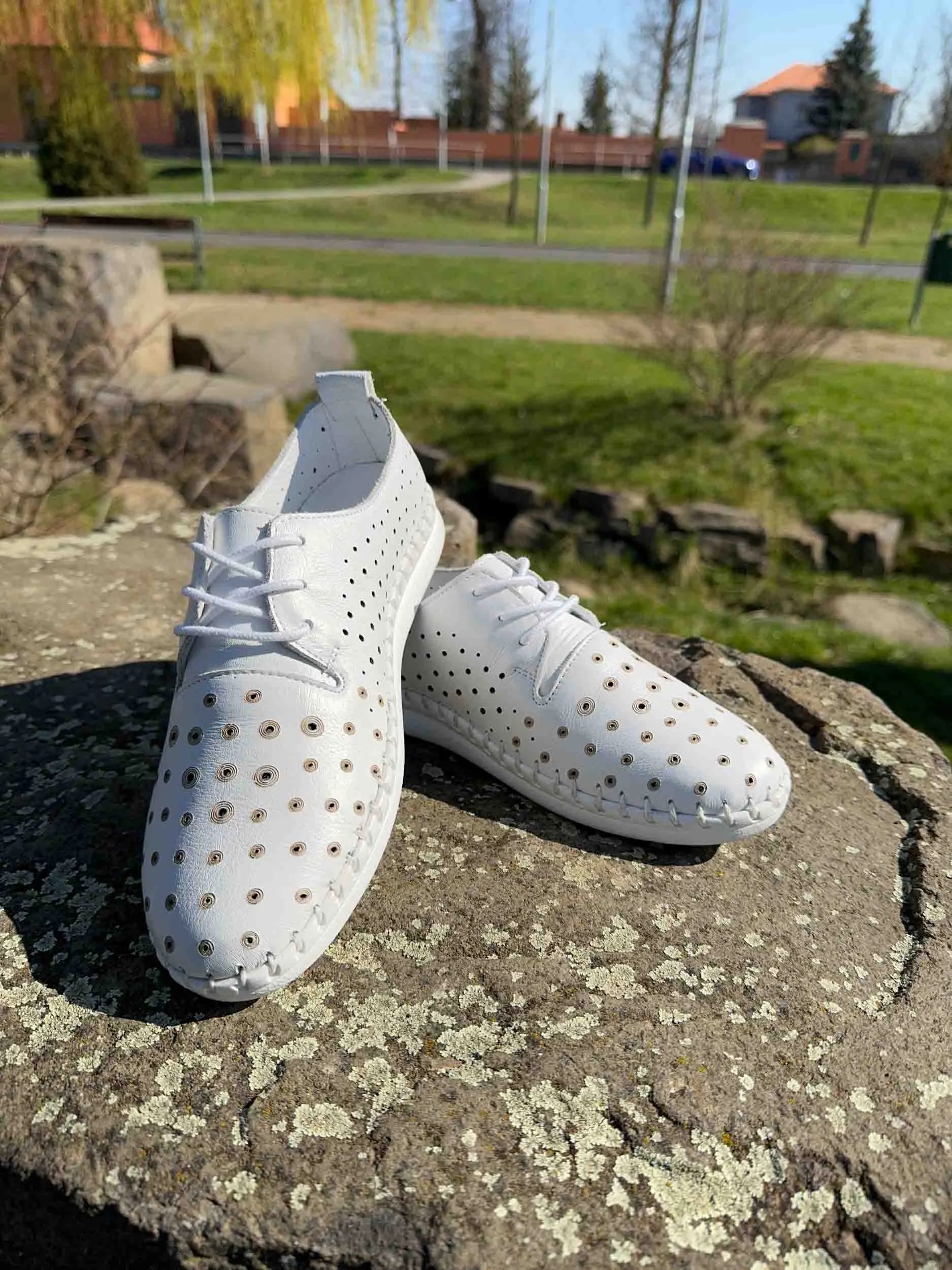 Női bőr nyári cipő Nell White