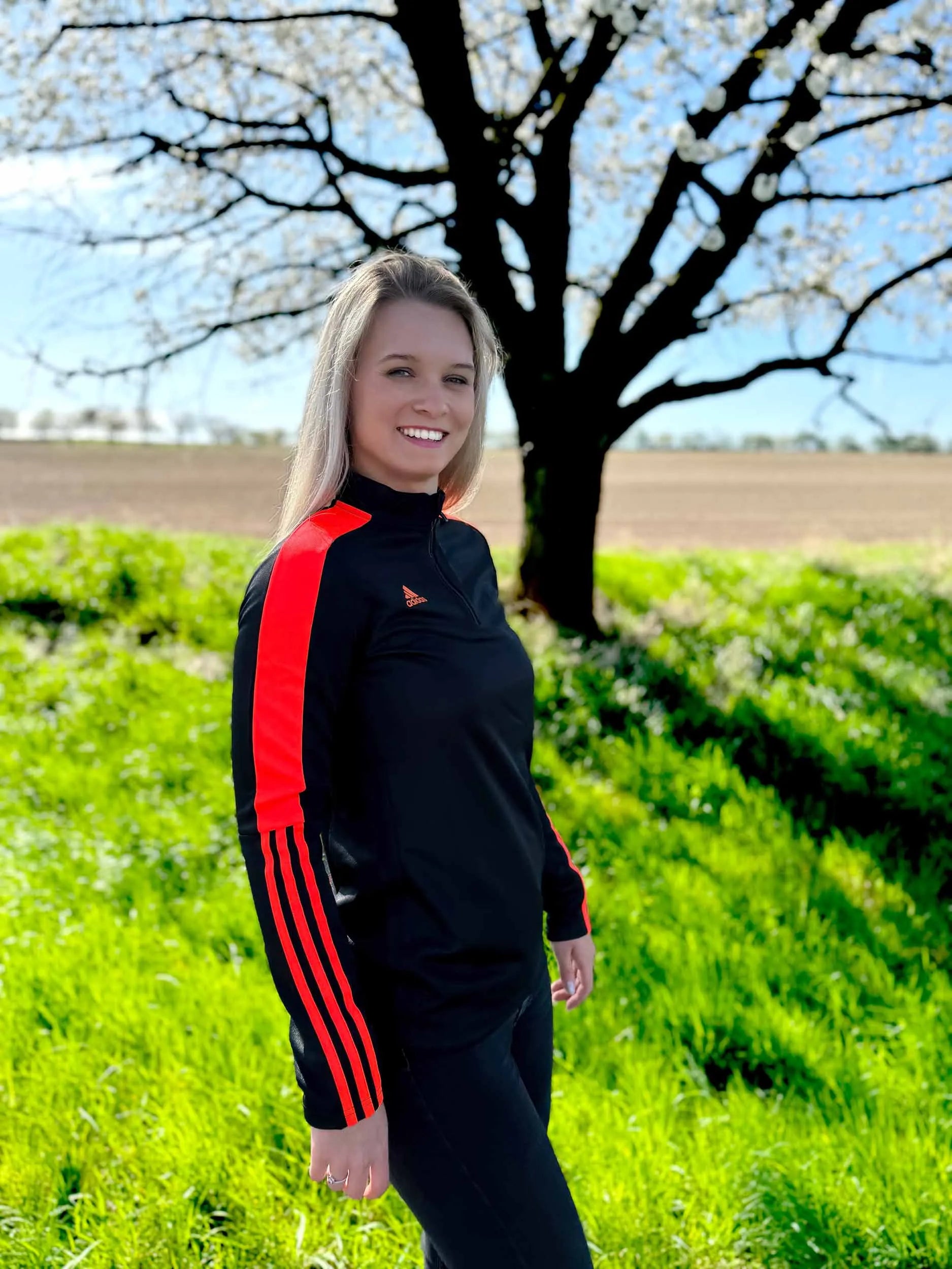 Adidas wms tiro ls geansaí dubh-app gréine dearg xs dubh