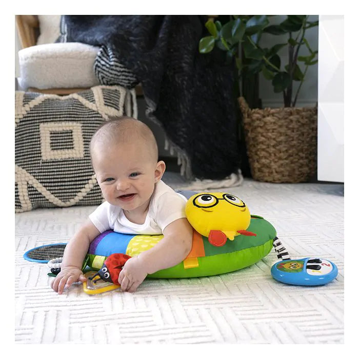 Baba Einstein Cal-a-párna Tummy Time Activity Pillow