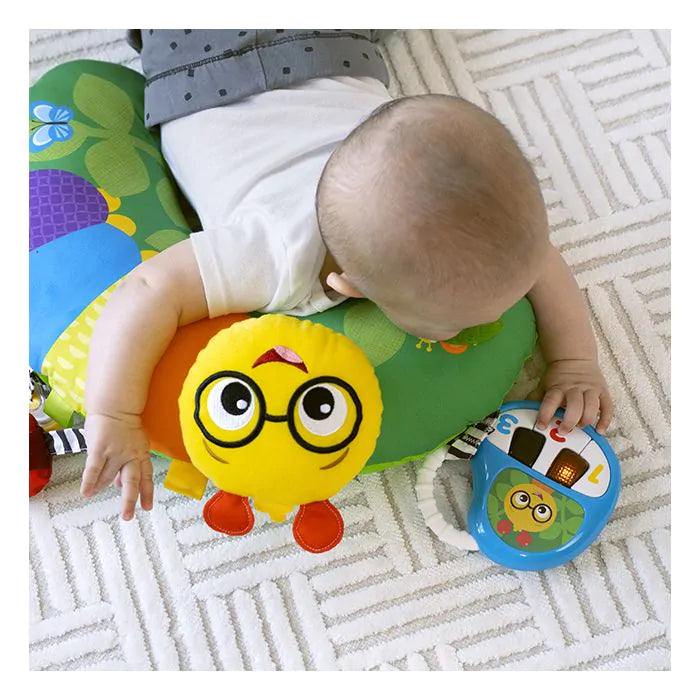 Baba Einstein Cal-a-párna Tummy Time Activity Pillow