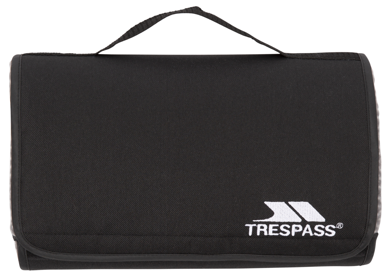 Trespass Throw — złożony koc odporny na W, wzór w kolorze burzowej szarości