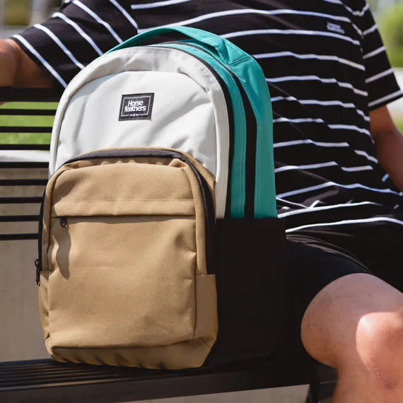 Horsefeathers Clout Pack (blue Grass)