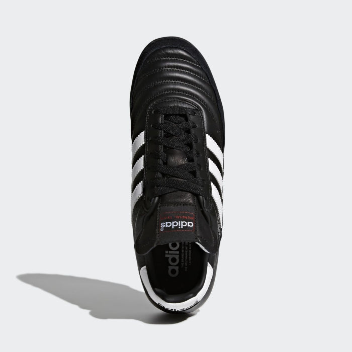 Adidas fotbollsskor med konstgräs