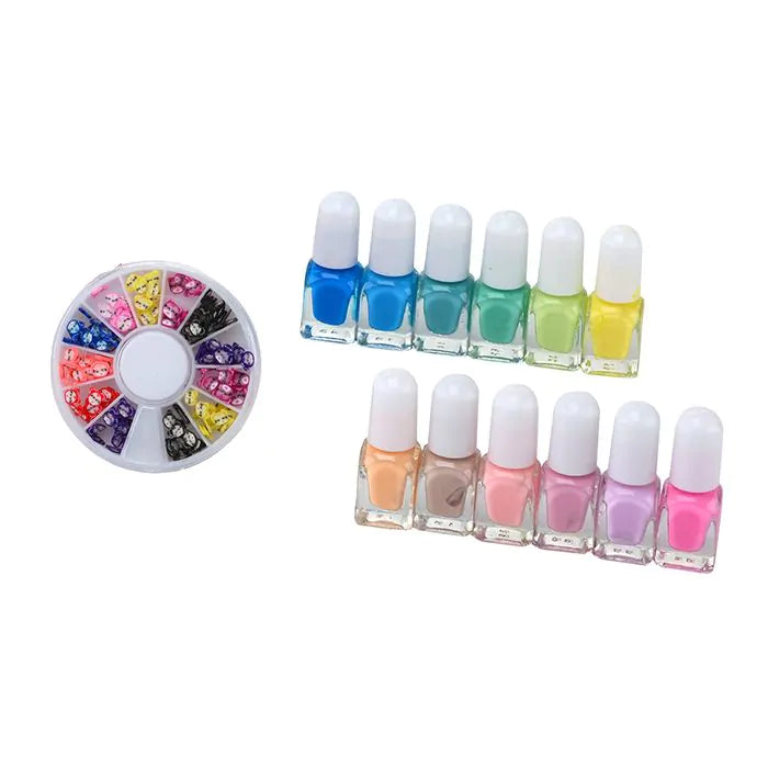 Ensemble de vernis à ongles avec nail art