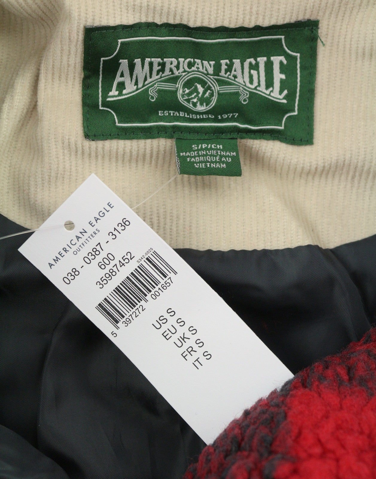 American Eagle Outfitters Giacca da donna morbida con bottoni a quadri rossi