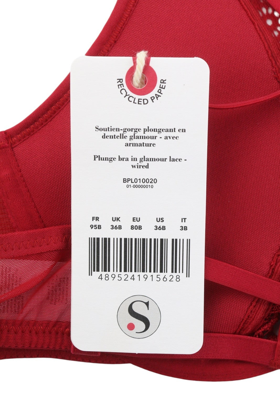 Scandale se vrhne do glamour krajek s drátěnými tkaničkami z Guipure