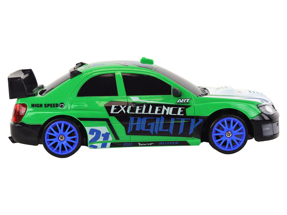 Carro esportivo com controle remoto R/c 1:24 rodas intercambiáveis verdes