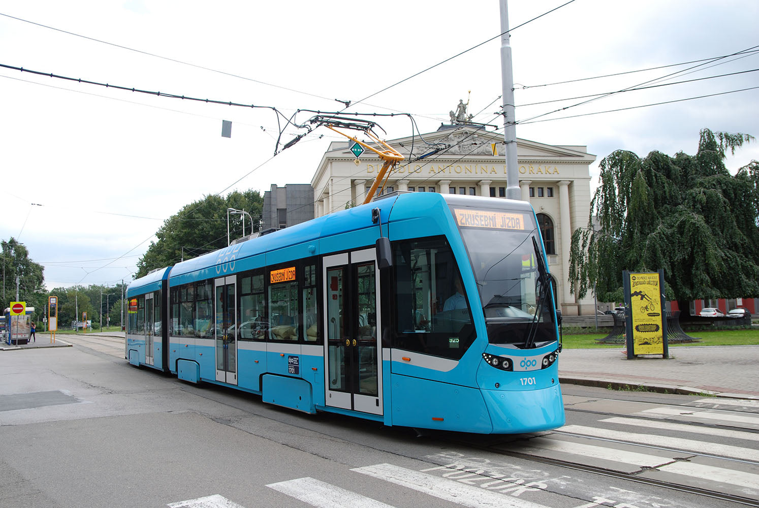 Moderná modrá električka Ostrava Design 47 Cm