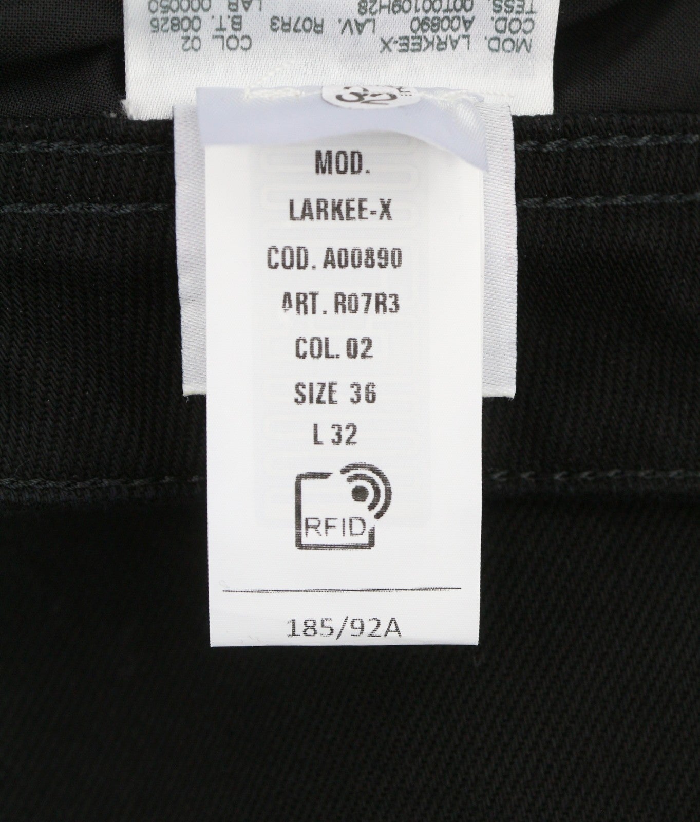 Diesel 1985 Larkee R07r3 Men Jeansregular Fit Straight Leg Mid Waist