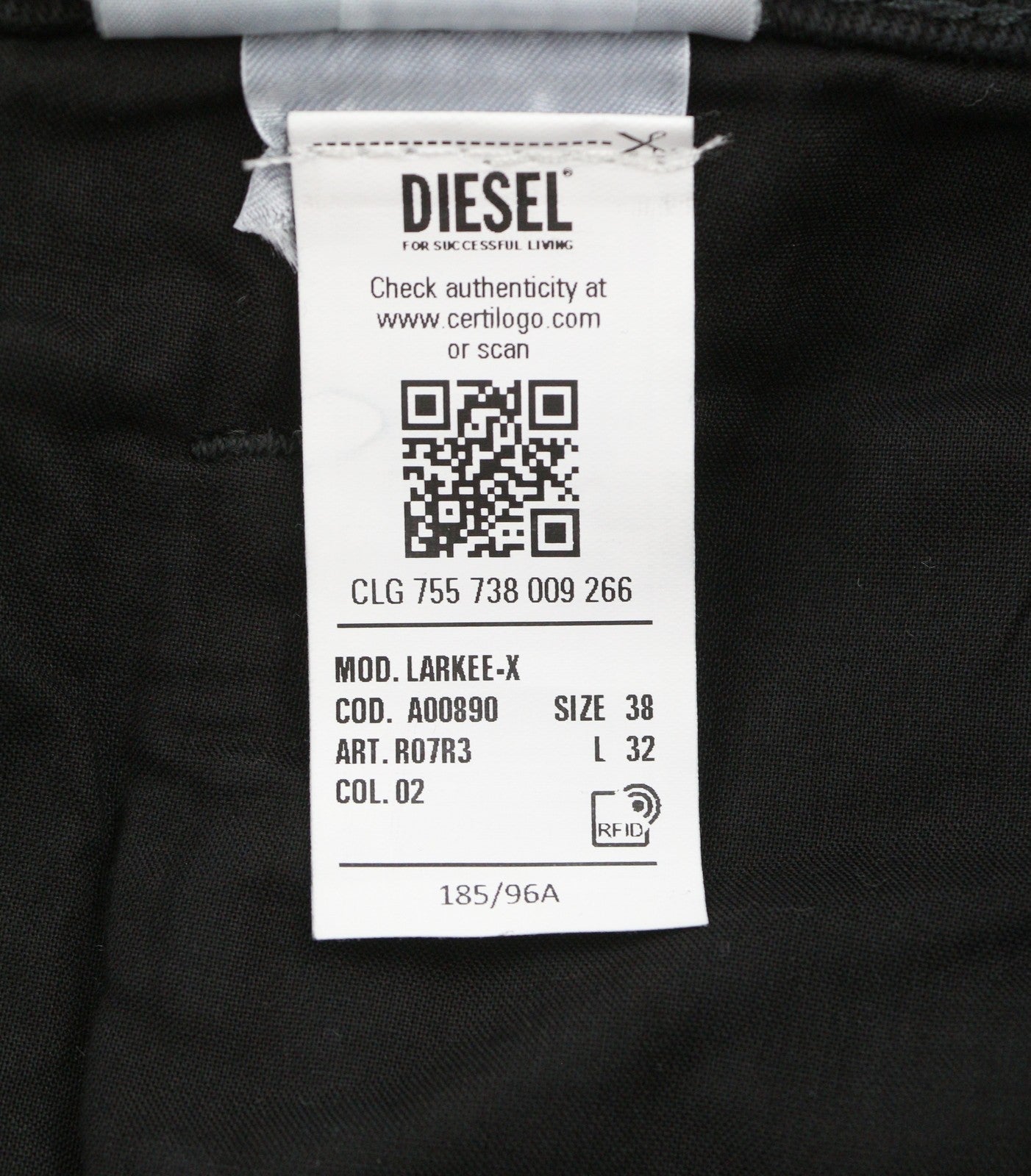 Diesel 1985 Larkee R07r3 Men Jeansregular Fit Straight Leg Mid Waist
