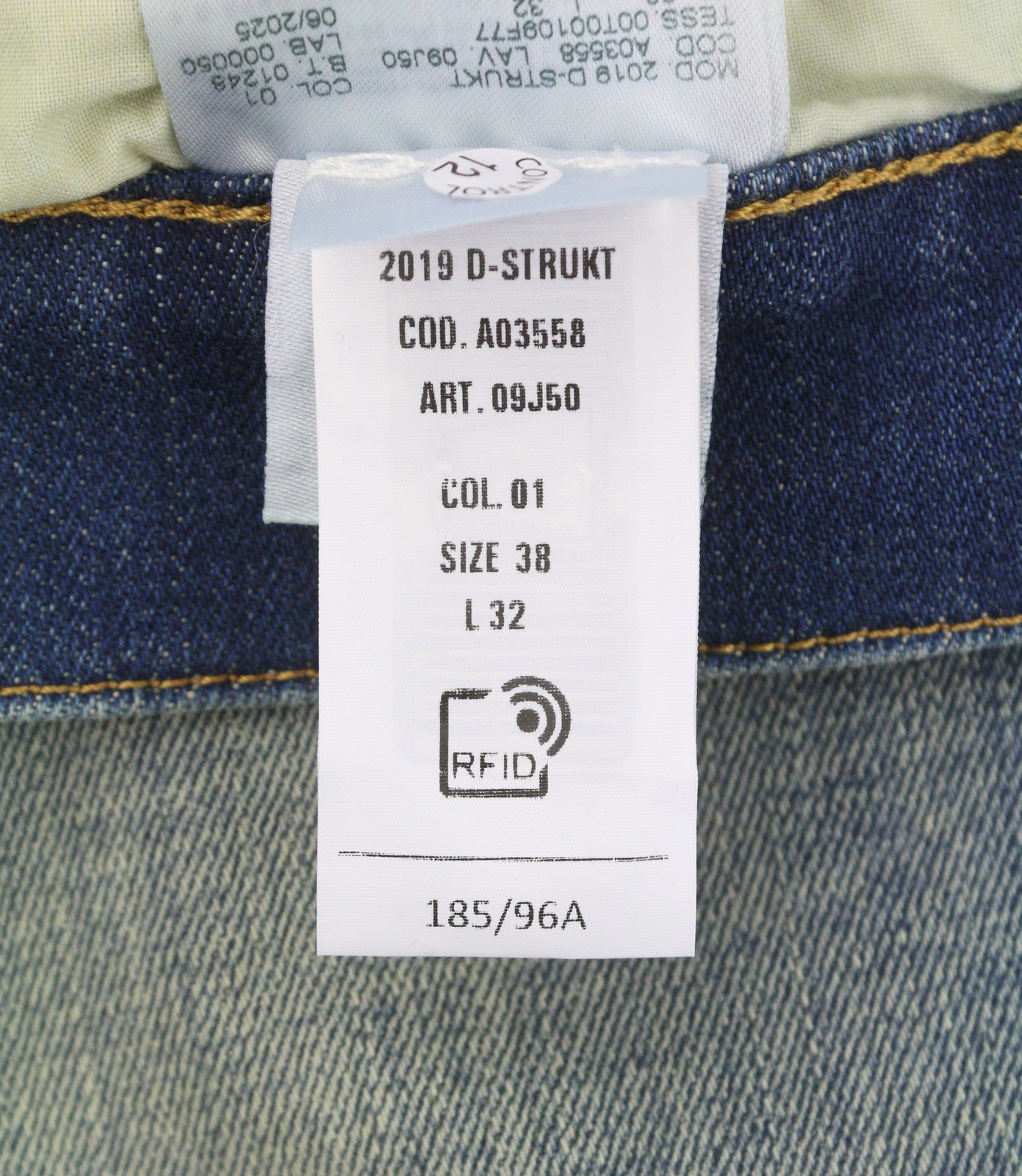 Jean 2019 D-strukt 09j50