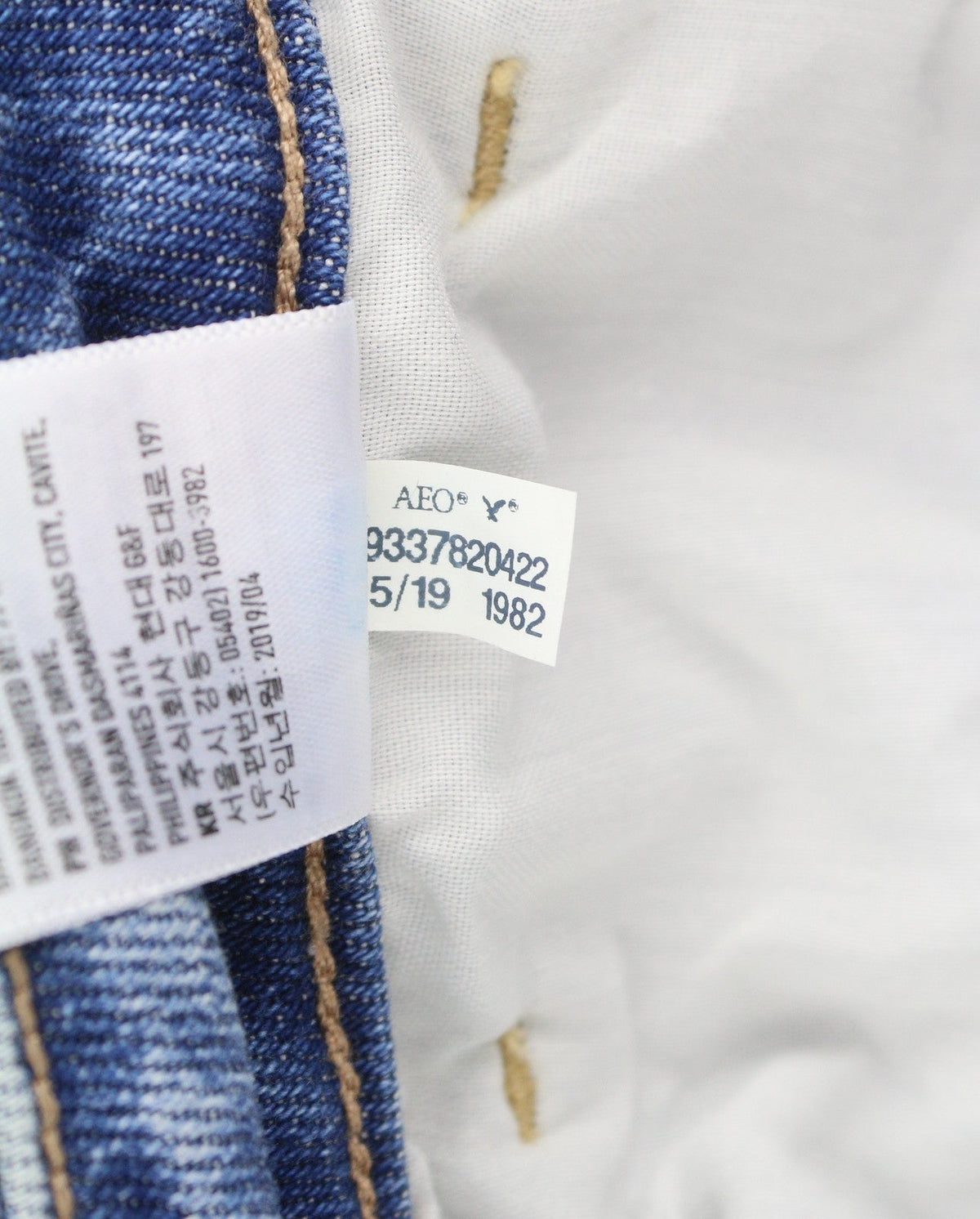 Damskie jeansy American Eagle Outfitters Tomgirl Slashed Sky Stretch
