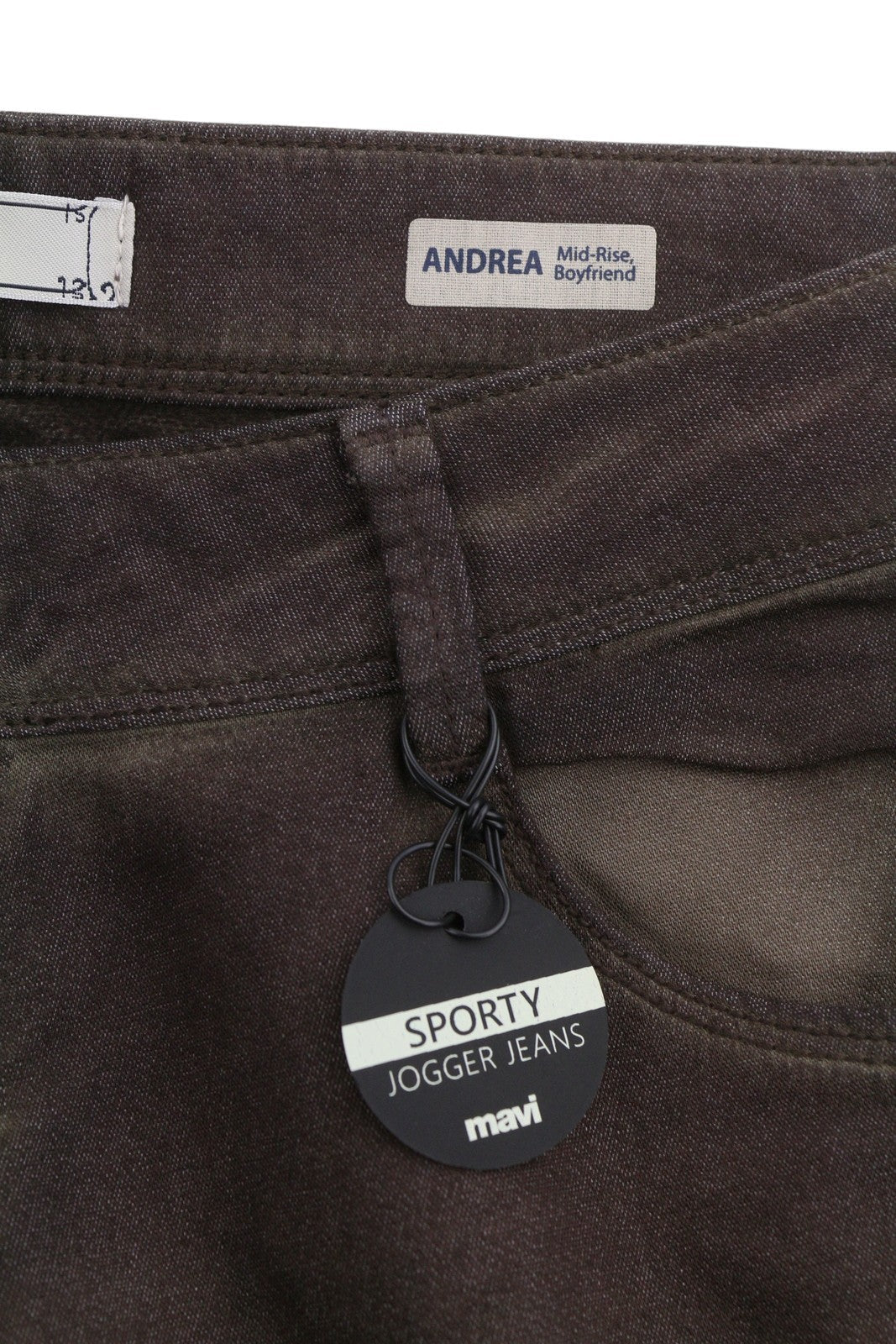 Nadrág Andrea