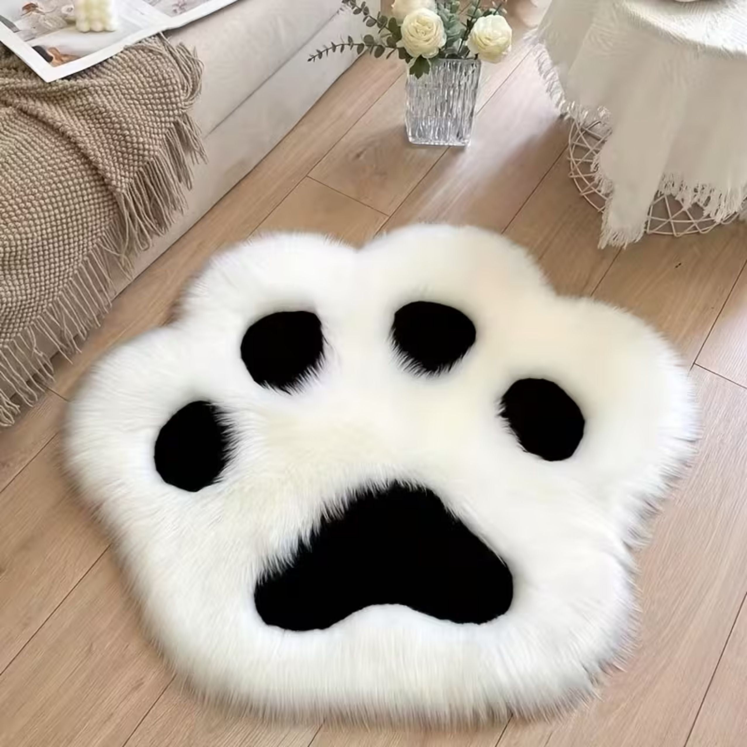 Plush Paw Rug Soft Fur Rug Black And White 60 X 60 Cm