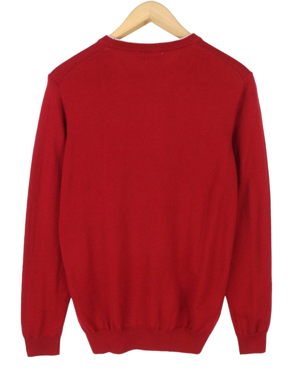 Roter Strickpullover