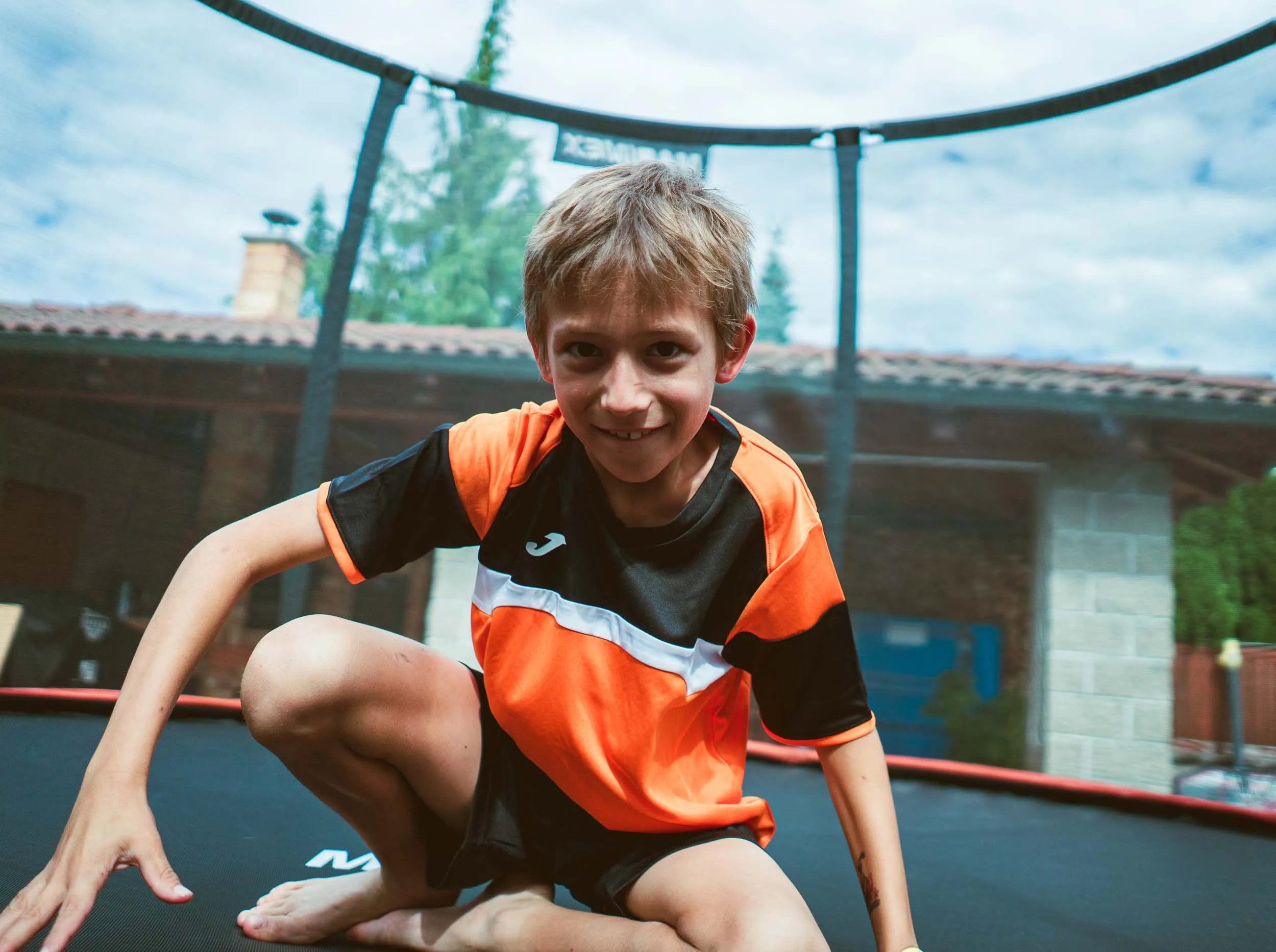 Joma danubio iii oranžovo-čierna športová súprava 3xs