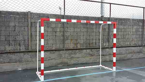 Sada hliníkových futsalových/hádzanárskych bránok 80x80 mm so základňou 80x40 mm