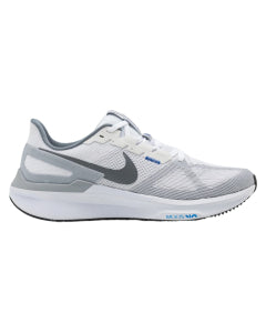 Sur les baskets de course Sr