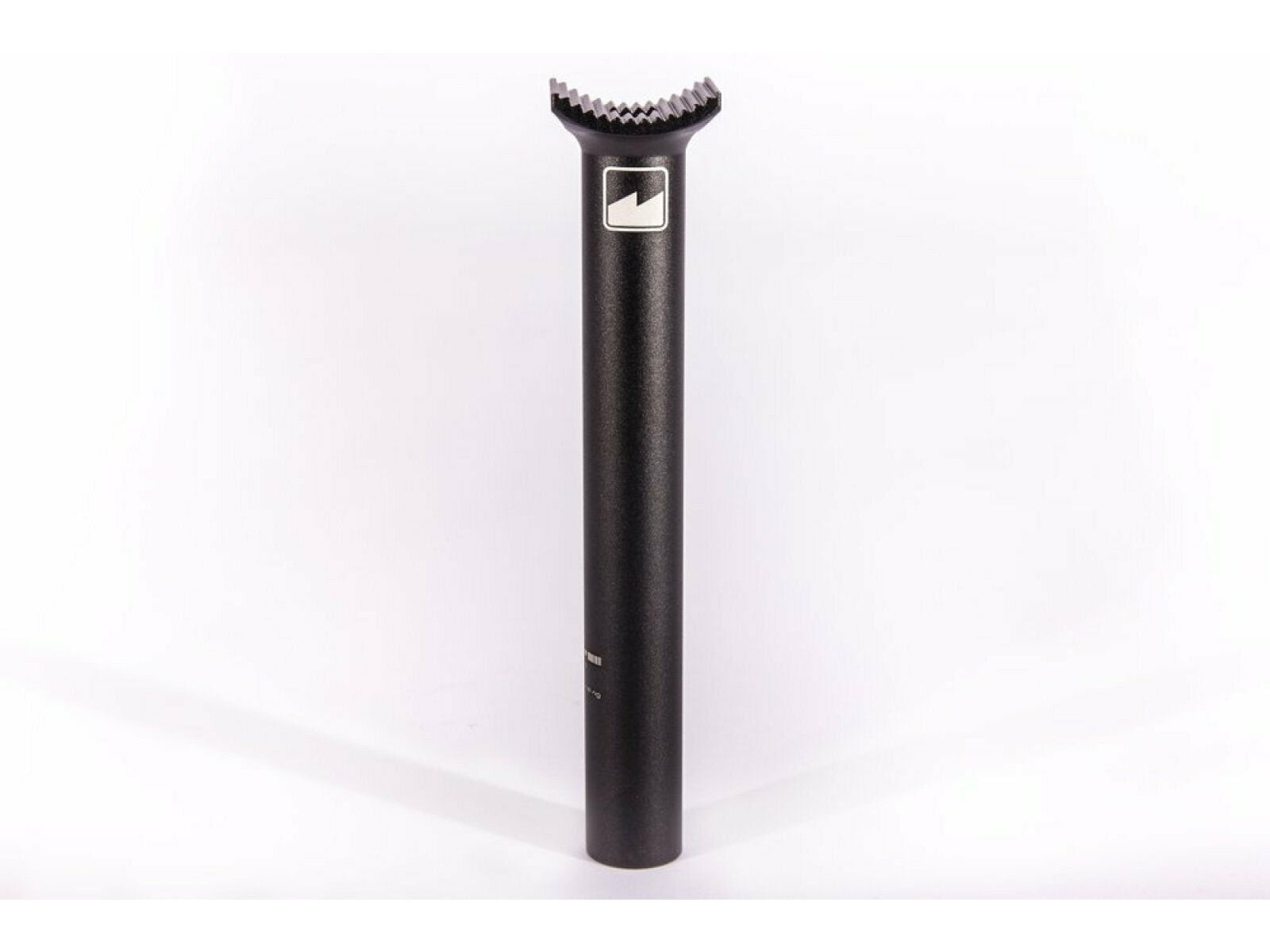 Merritt Merritt Pivotal Post Black