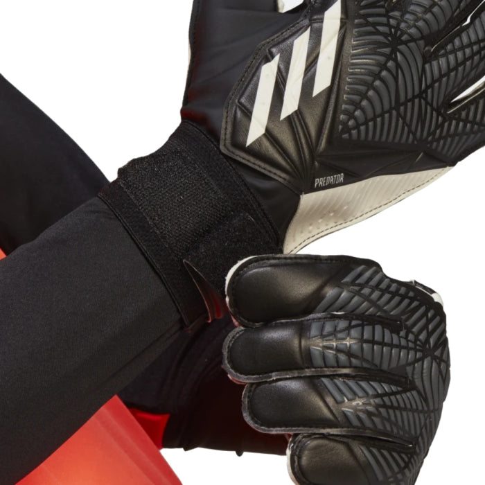 Lámhainní cúl báire Adidas