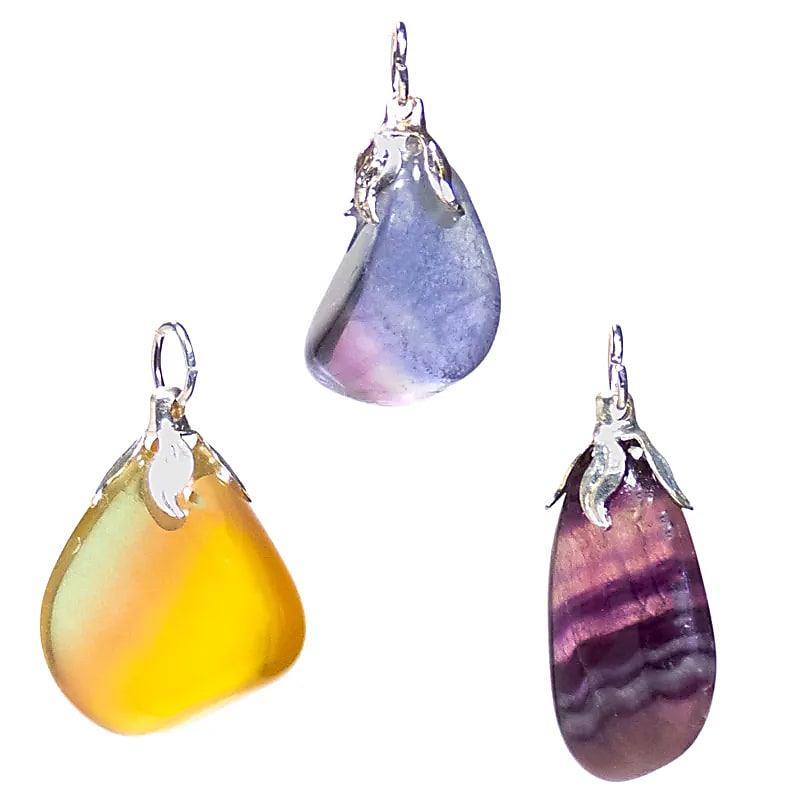 Edelsteinanhänger Regenbogenfluorit – Packung mit 3 Stück – ±1,5–3 cm
